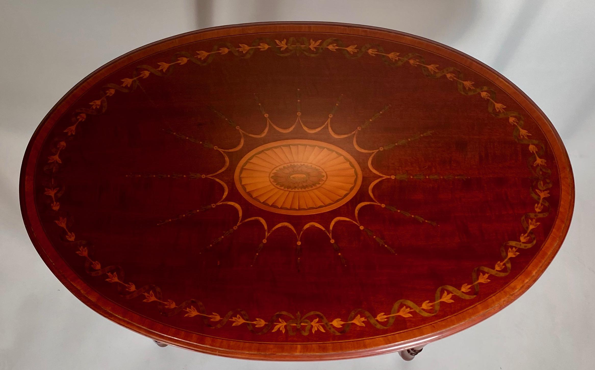 Acajou Paire de tables d'appoint anglaises anciennes en acajou en vente