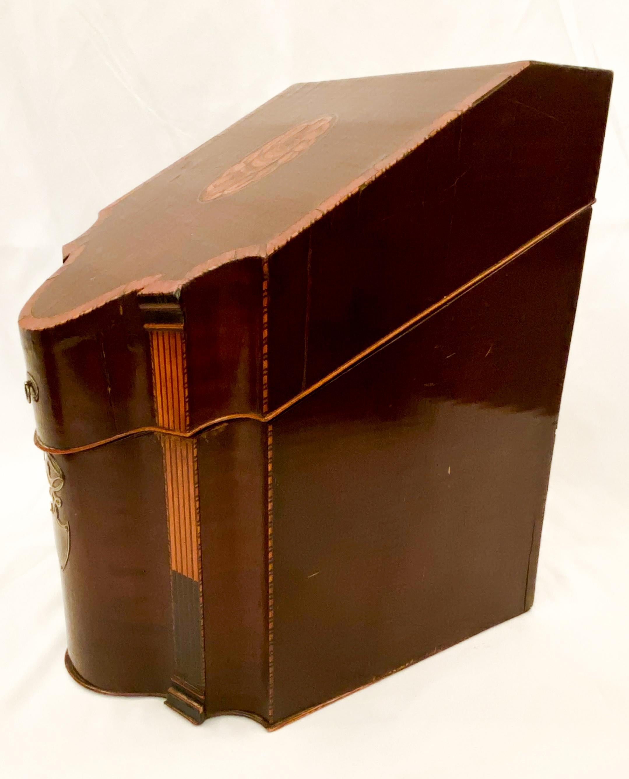 Pair of Antique English Mahogany Sheraton Knife Boxes with Satinwood, circa 1860 For Sale 1