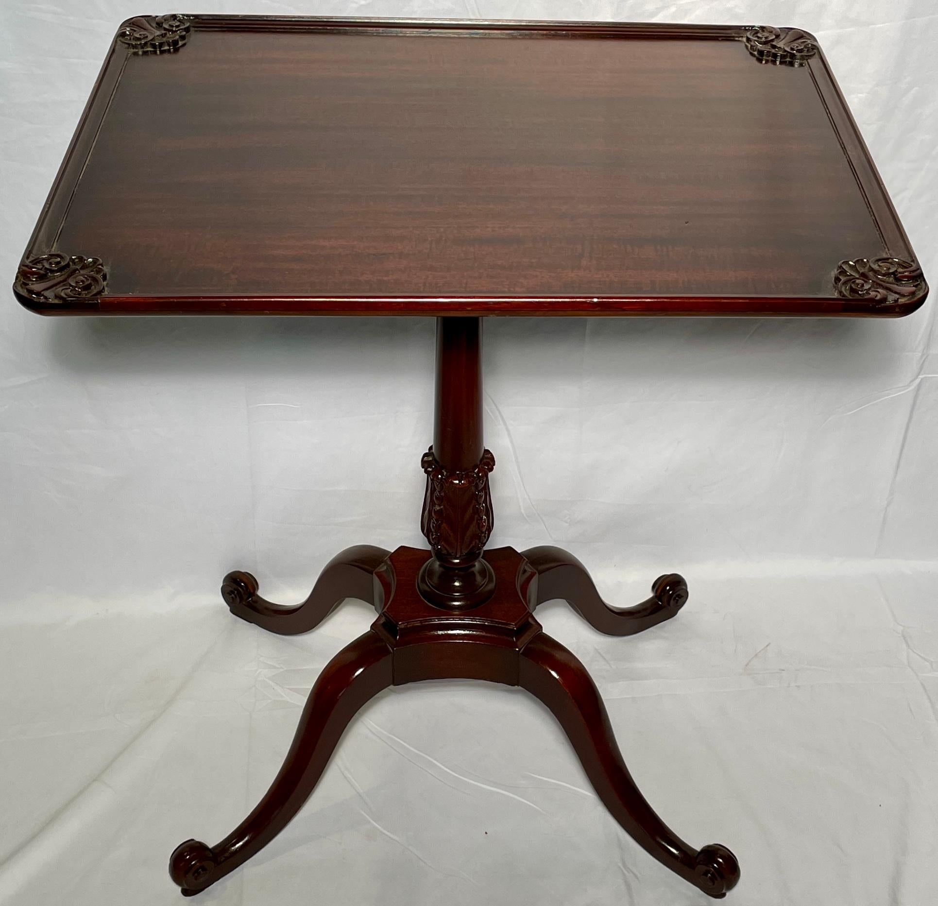 Pair Antique English Mahogany Side Tables, Circa 1900 In Good Condition For Sale In New Orleans, LA
