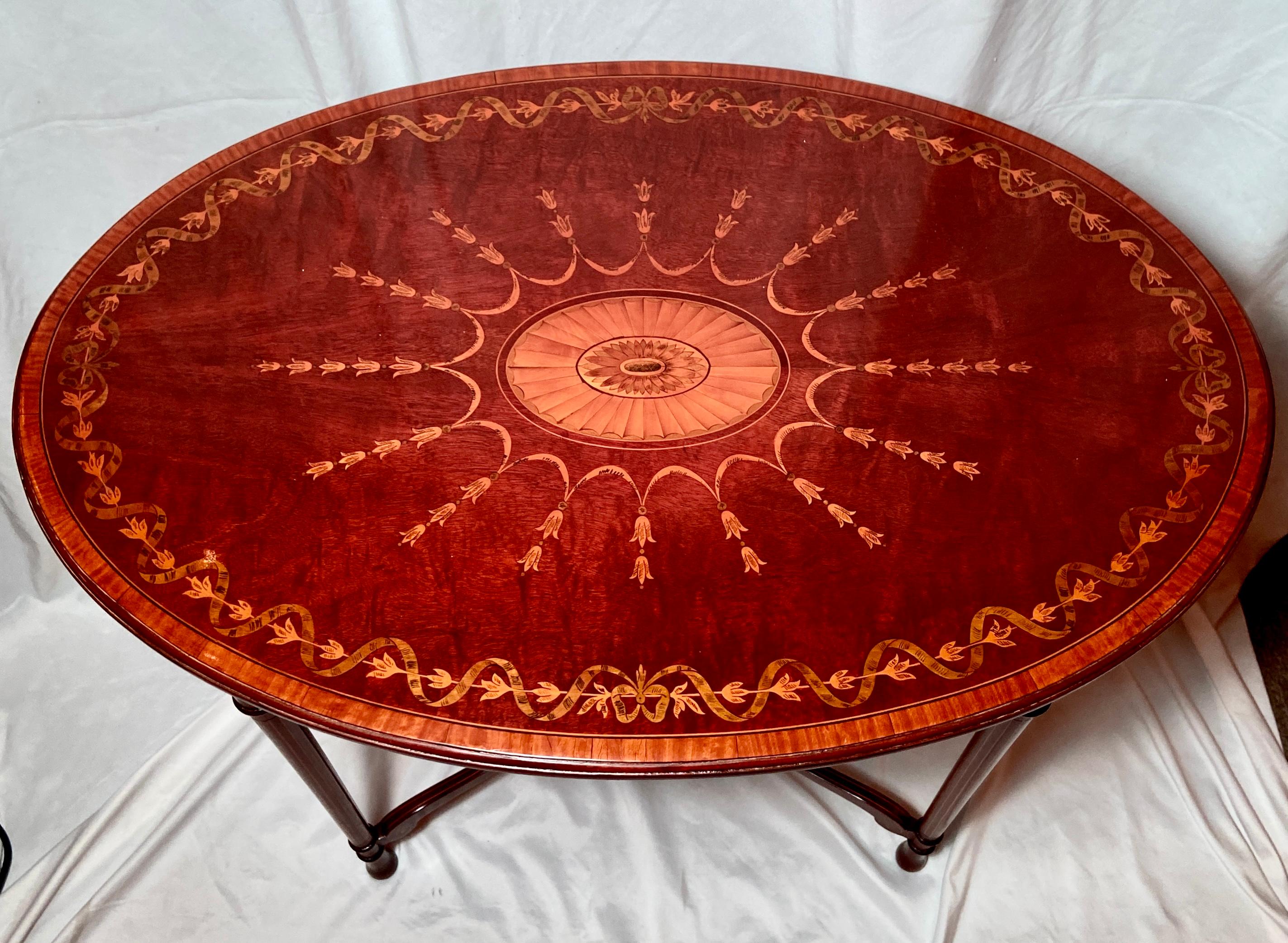 Antique English Mahogany with Inlay Oval Occasional Table, Circa 1880 In Good Condition In New Orleans, LA