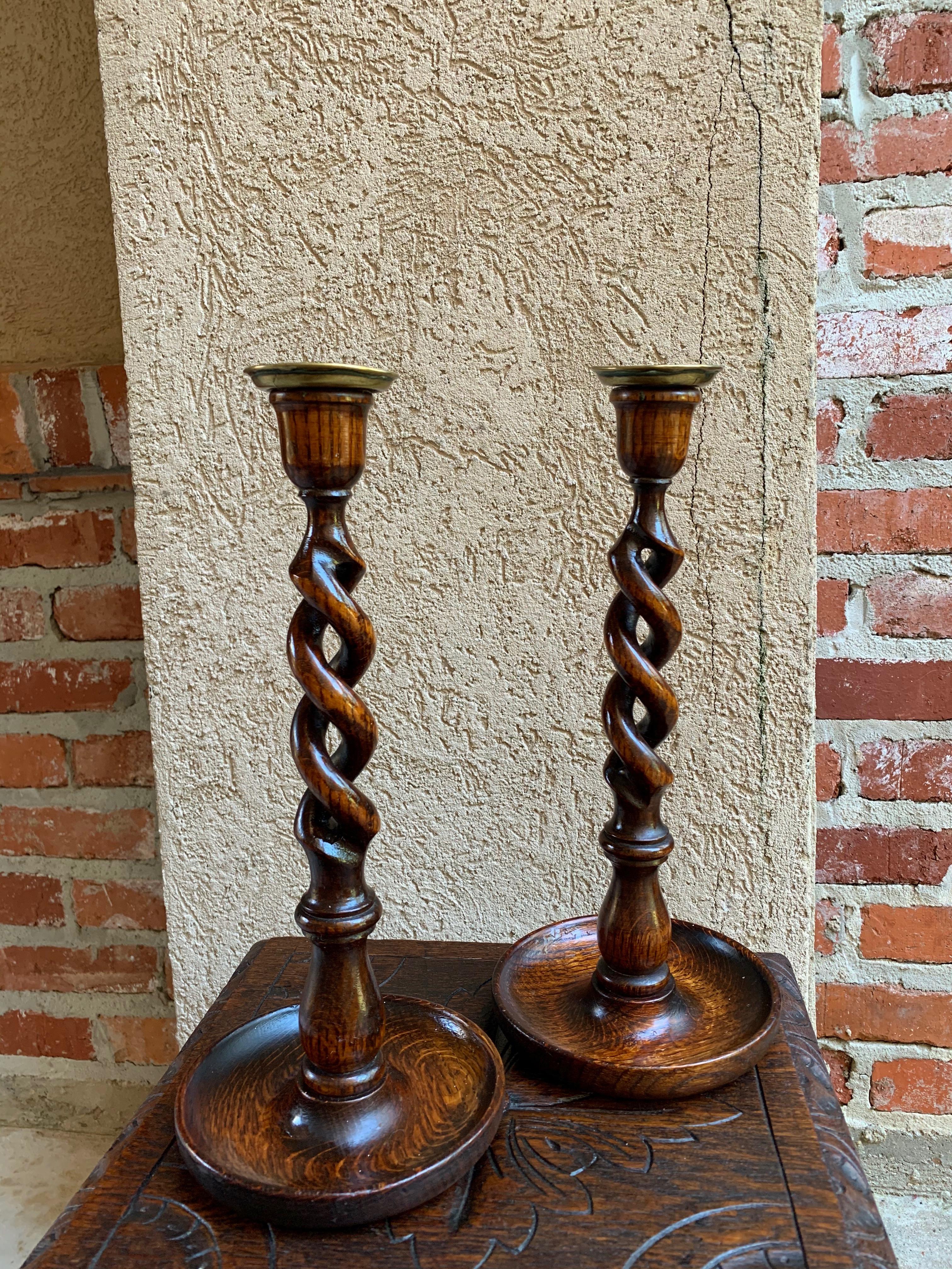 ~Just arrived from England~
Another lovely pair of antique English oak barley twist candlesticks!
~Open barley twist. 
