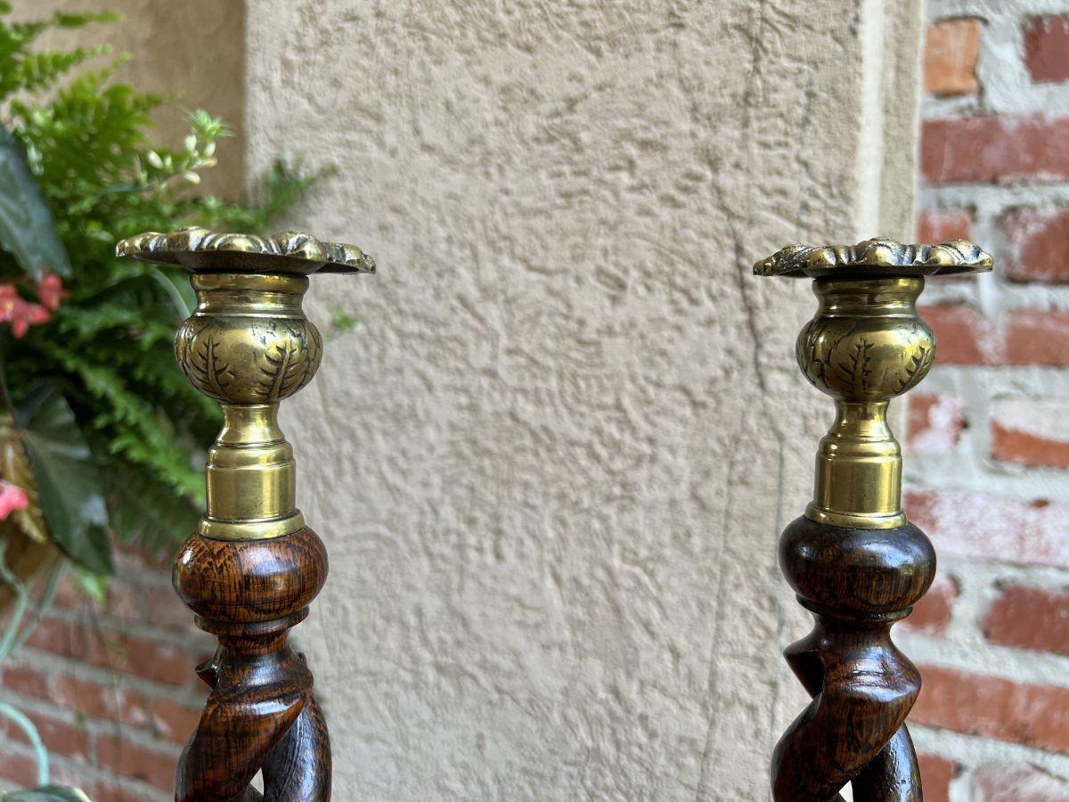 Paar antike englische offene Barley Twist-Kerzenständer aus Messing (Frühes 20. Jahrhundert) im Angebot