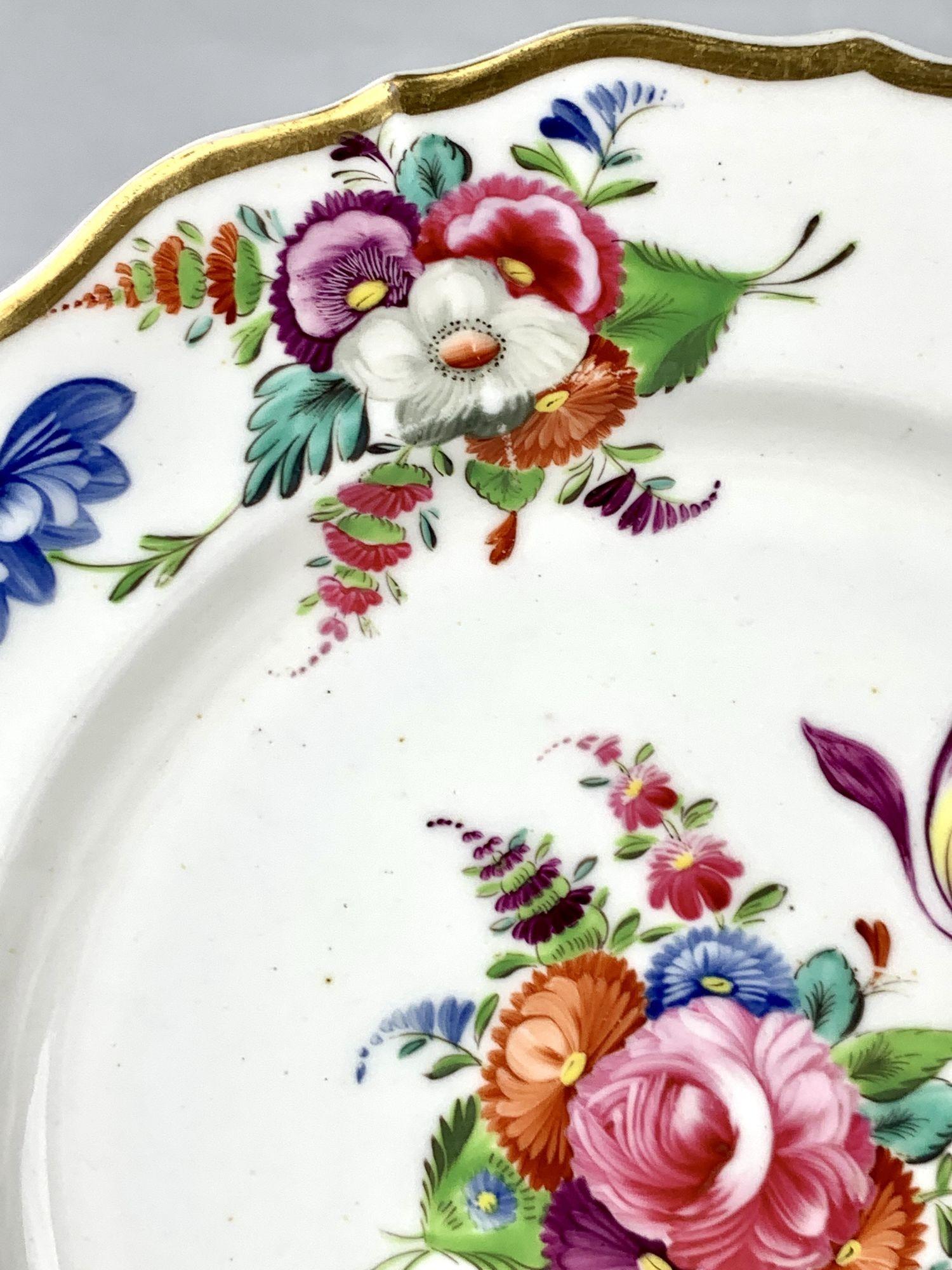 XIXe siècle Paire de plats anciens en porcelaine anglaise fabriqués par Coalport, vers 1825 en vente