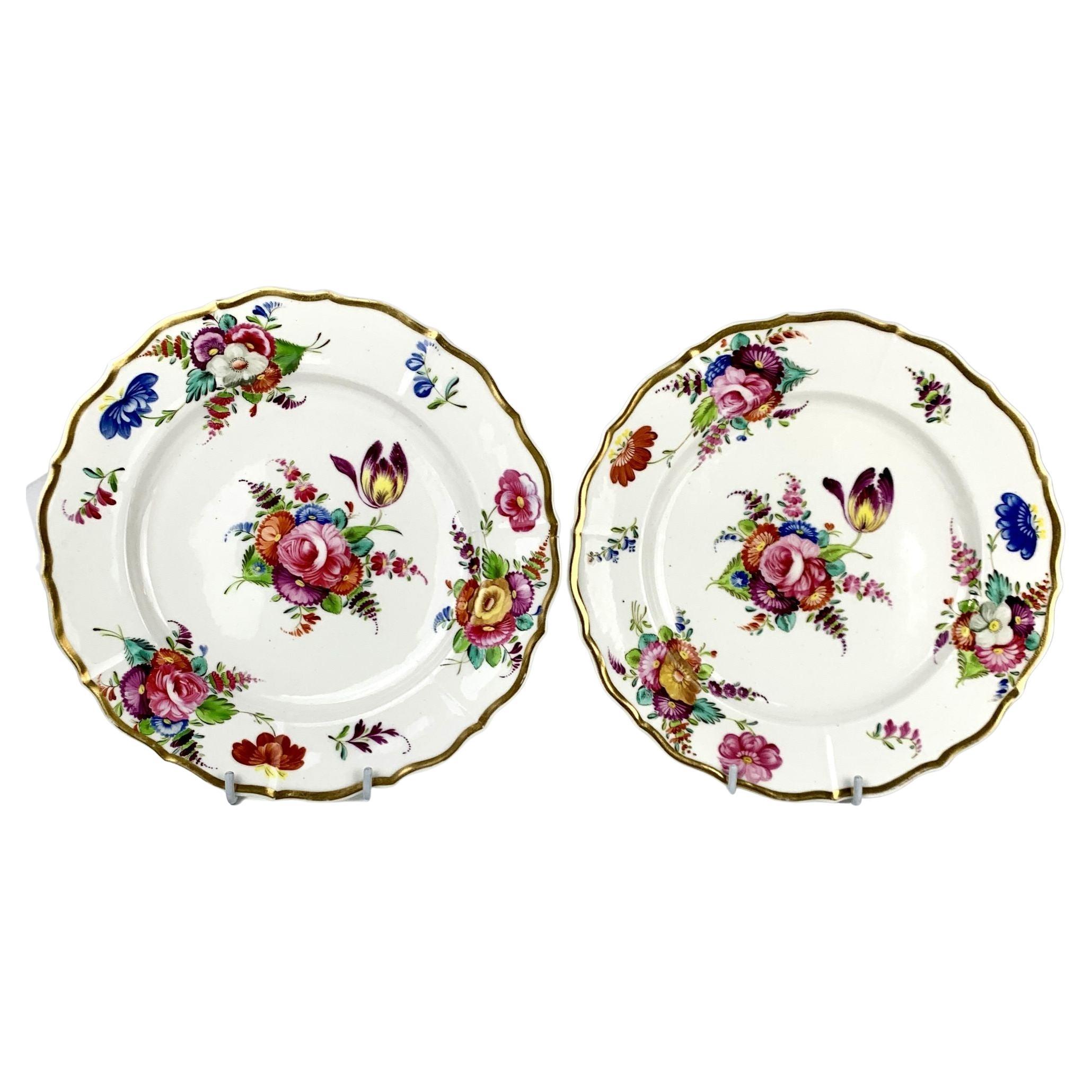 Paire de plats anciens en porcelaine anglaise fabriqués par Coalport, vers 1825