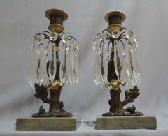 Coppia di candelieri antichi inglesi in stile Regency, in marmo, bronzo e bronzo dorato, di