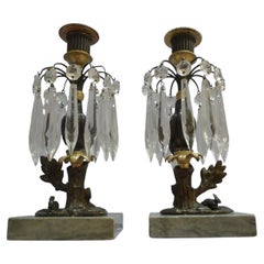 Coppia di candelieri antichi inglesi in stile Regency, in marmo, bronzo e bronzo dorato, di