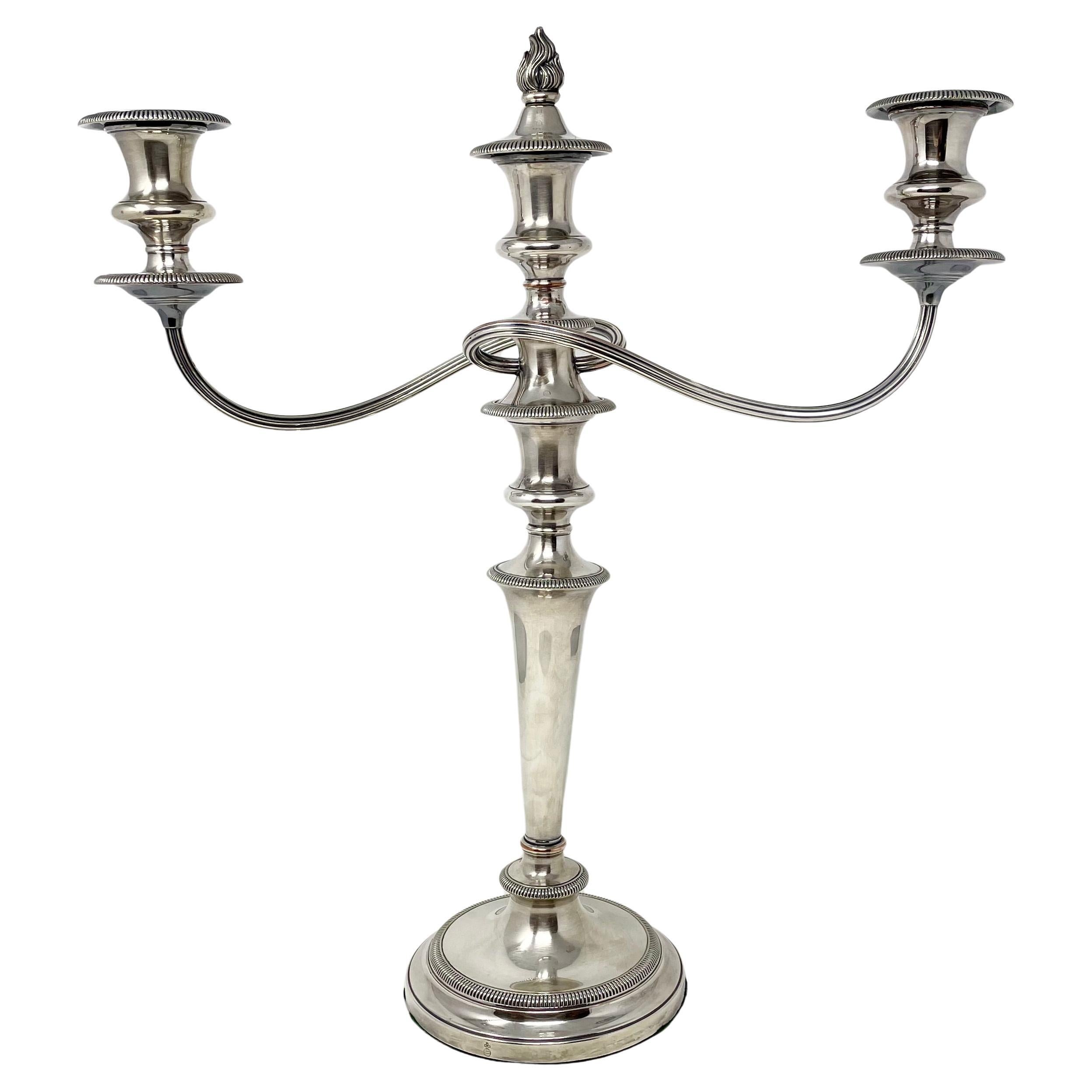 Coppia di antichi candelabri convertibili in argento Sheffield con tabacchiera, circa 1880.
