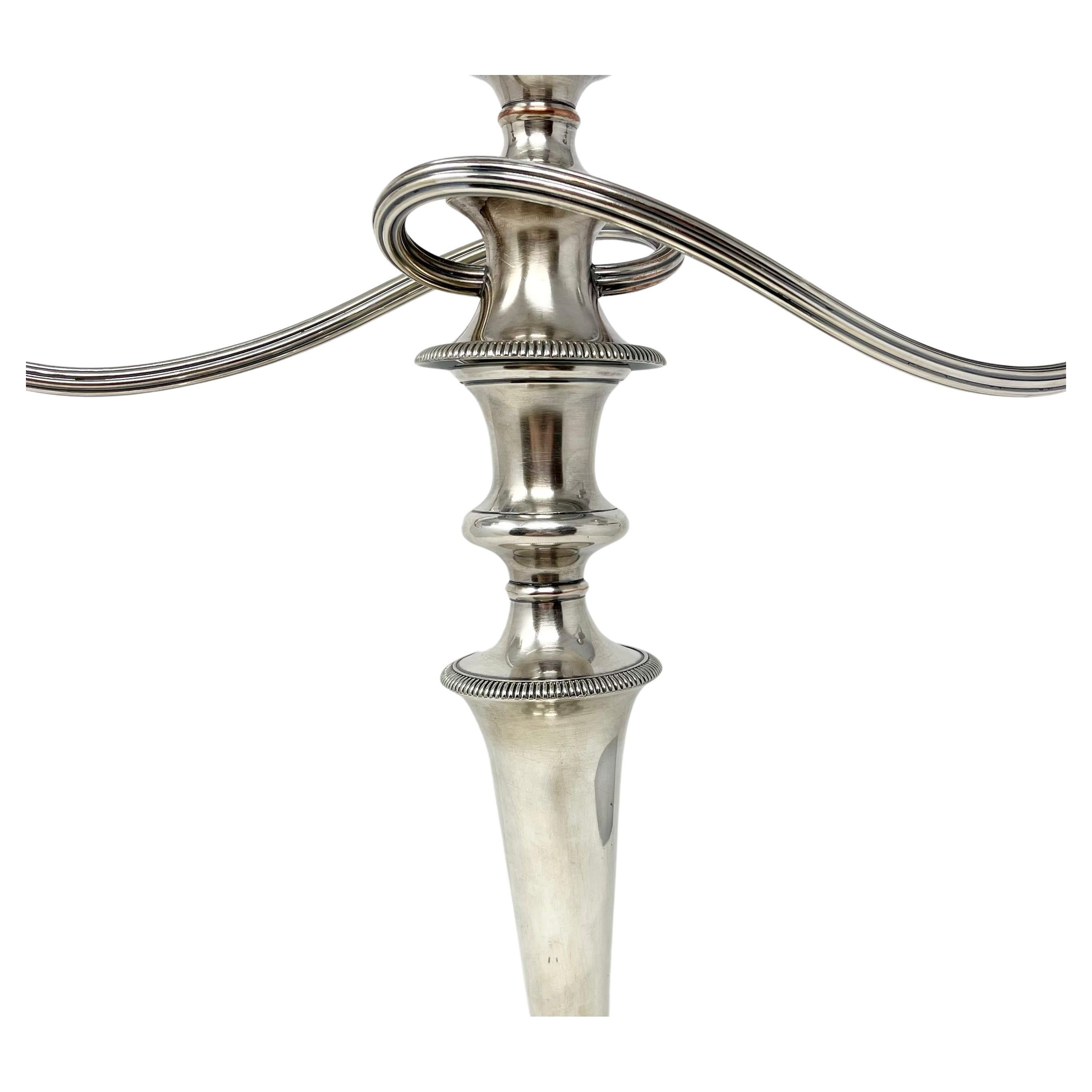XIX secolo Coppia di antichi candelabri convertibili inglesi in argento Sheffield con tabacchiera. in vendita