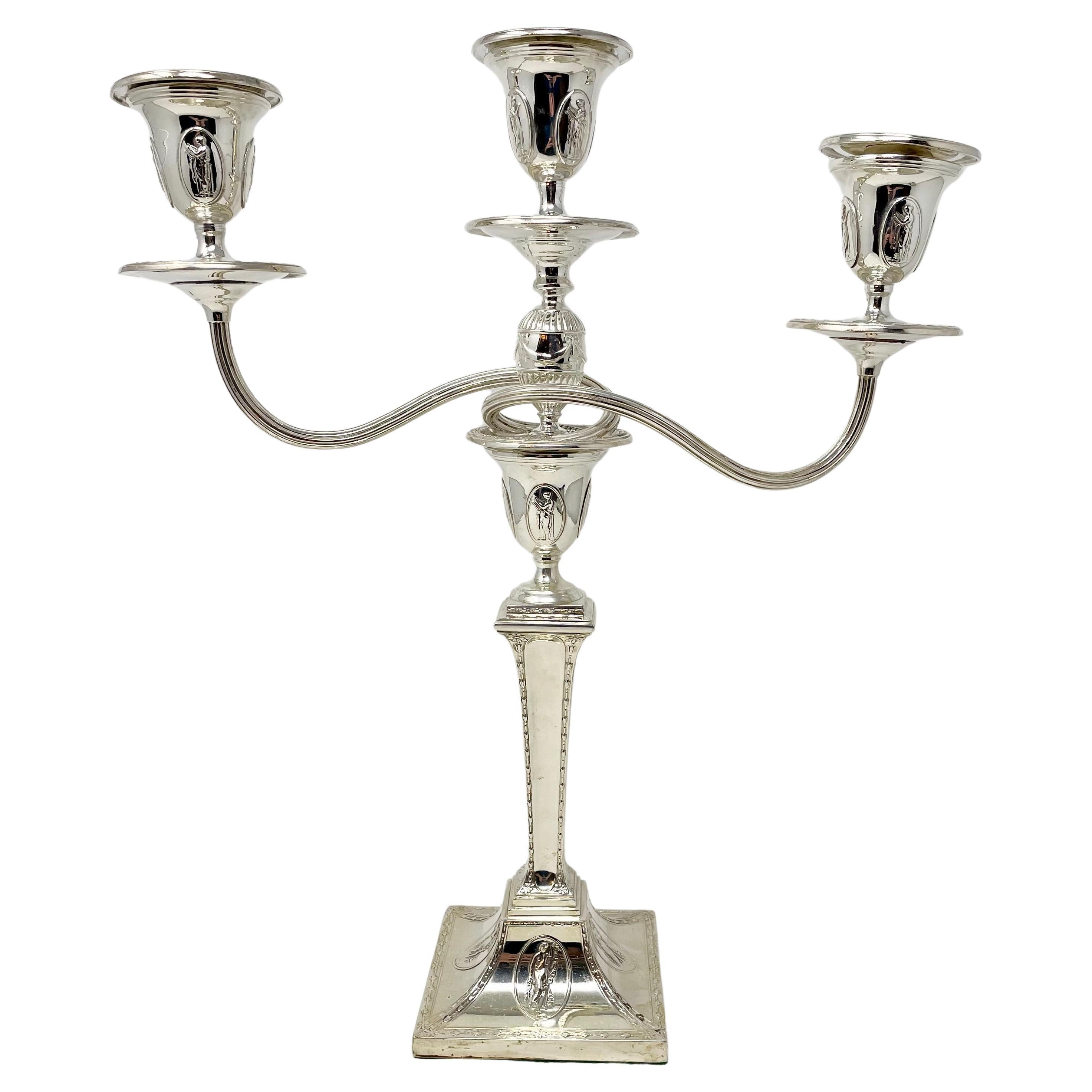 Coppia di antichi candelabri convertibili inglesi in argento Sheffield con marchio 
