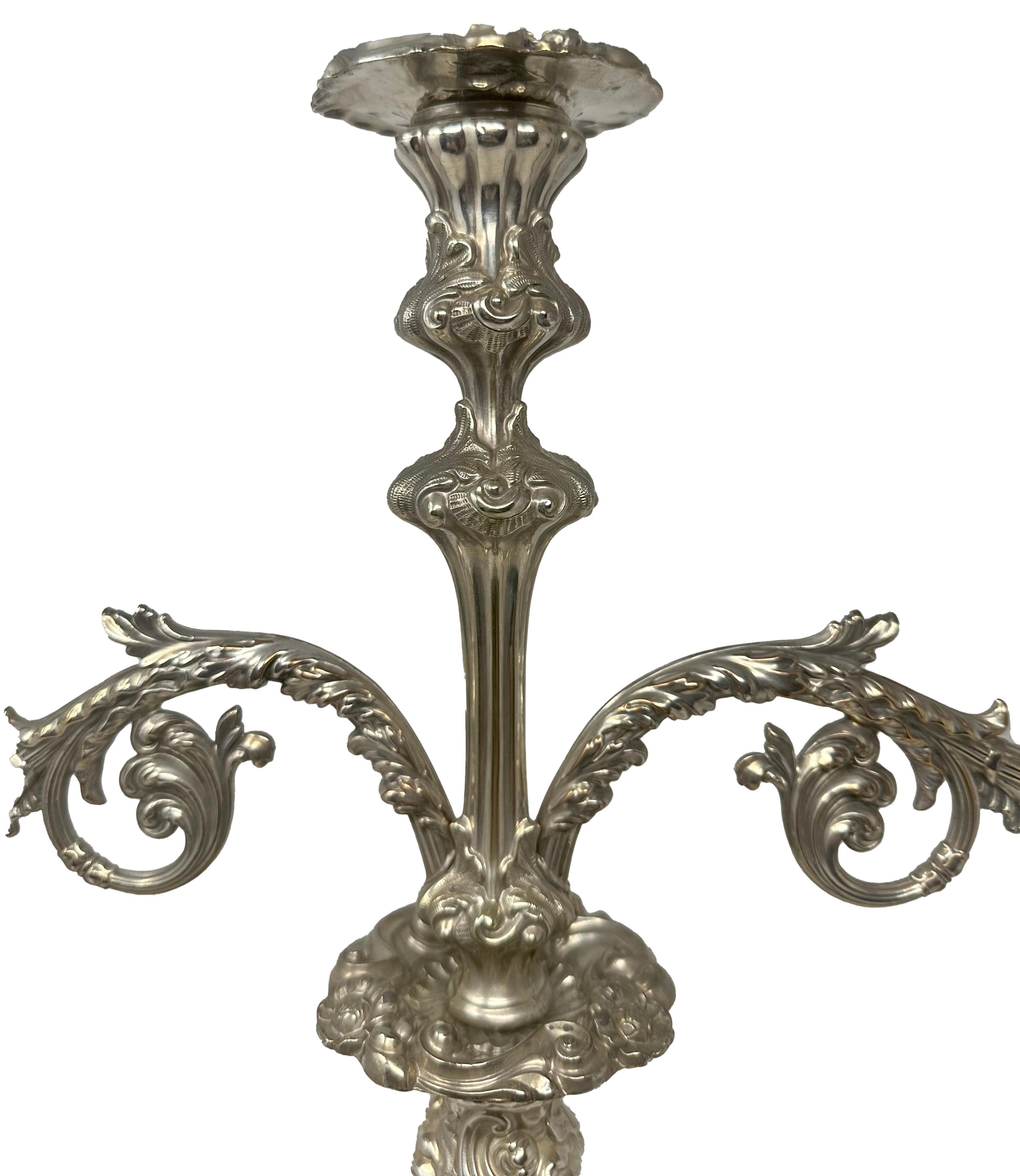 Pair Antique English Sheffield Silver Plated Candelabra, Circa 1890-1900. In Good Condition For Sale In New Orleans, LA