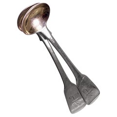 Pareja de cucharas salineras inglesas antiguas de plata maestra Londres 1816