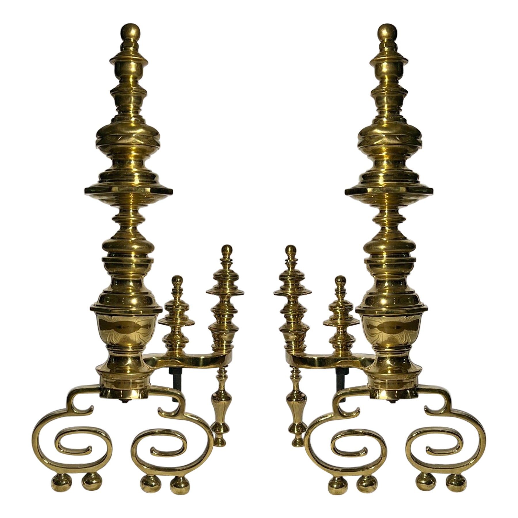 Paire de chenets anglais anciens en laiton massif, vers 1850-1870.