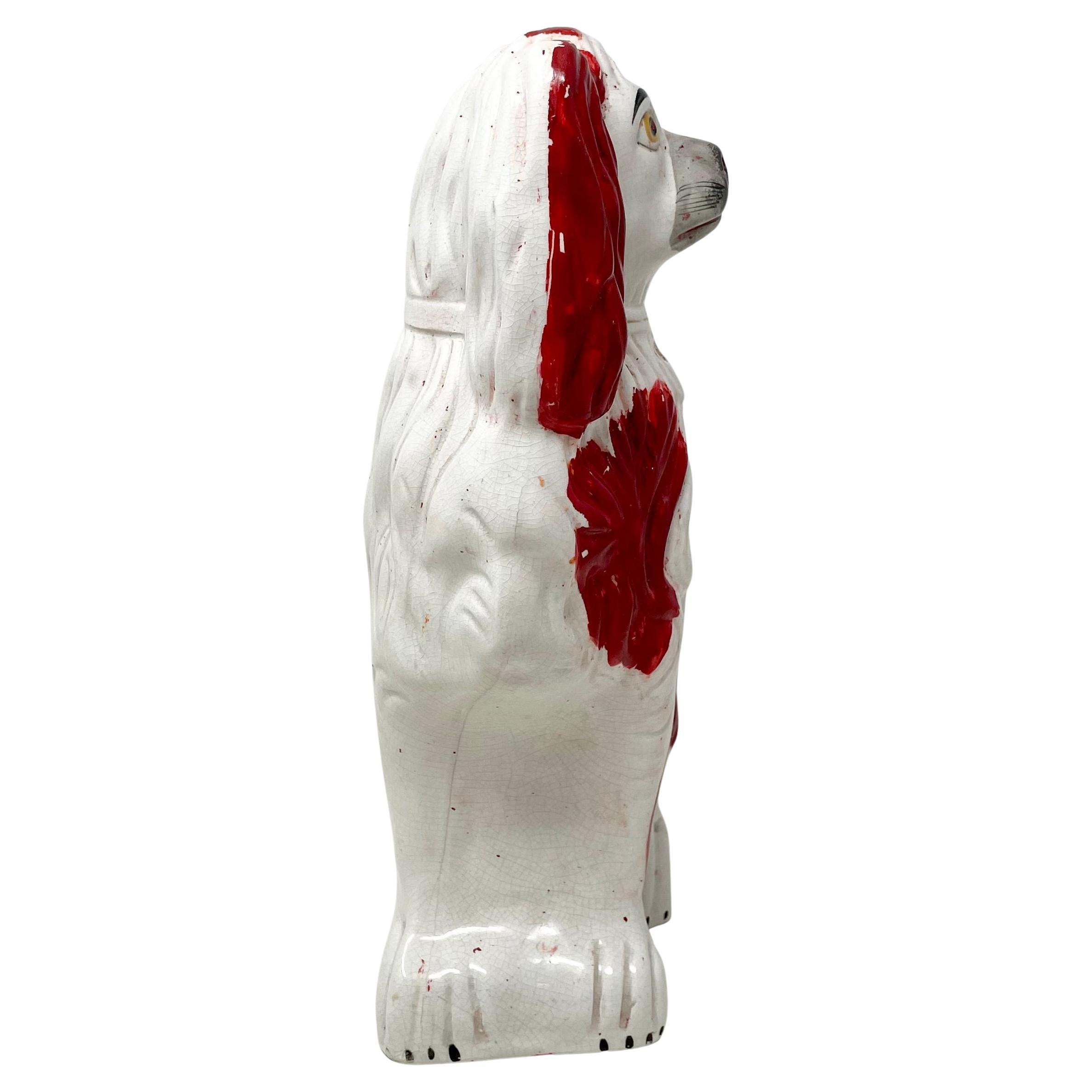 Pareja Perros Spaniel Antiguos de Cerámica Inglesa de Staffordshire Rojos y Blancos Circa 1870's siglo XIX en venta