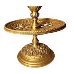 Coppia di antiche candele inglesi vittoriane in ottone traforato, CIRCA 1865.