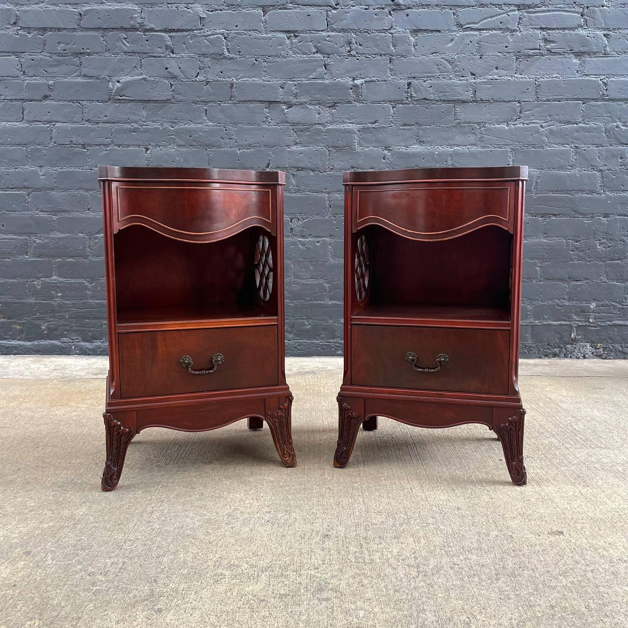 Pair Antique Federal Carved Mahogany Night Stands, 1920s

Designer: Unknown
Country: United States 
Manufacturer: Unknown
Materials: Mahogany
Style: American Antique
Year: 1920s

$1,895 pair 

Dimensions:
29.50”H x 18”W x 14”D.