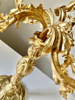 Par de Candelabros Antiguos Franceses del Siglo XIX de Bronce Dorado Estilo Luis XV
