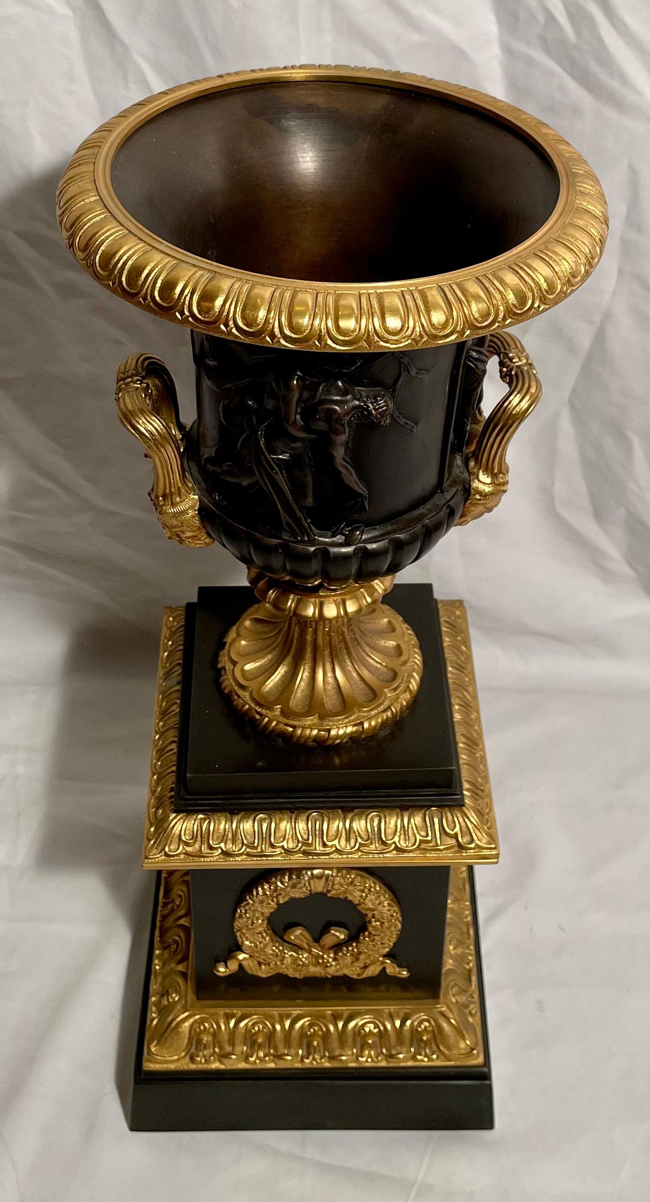 Pair Antique French 19th Century Neoclassical Bronze Urns For Sale 3