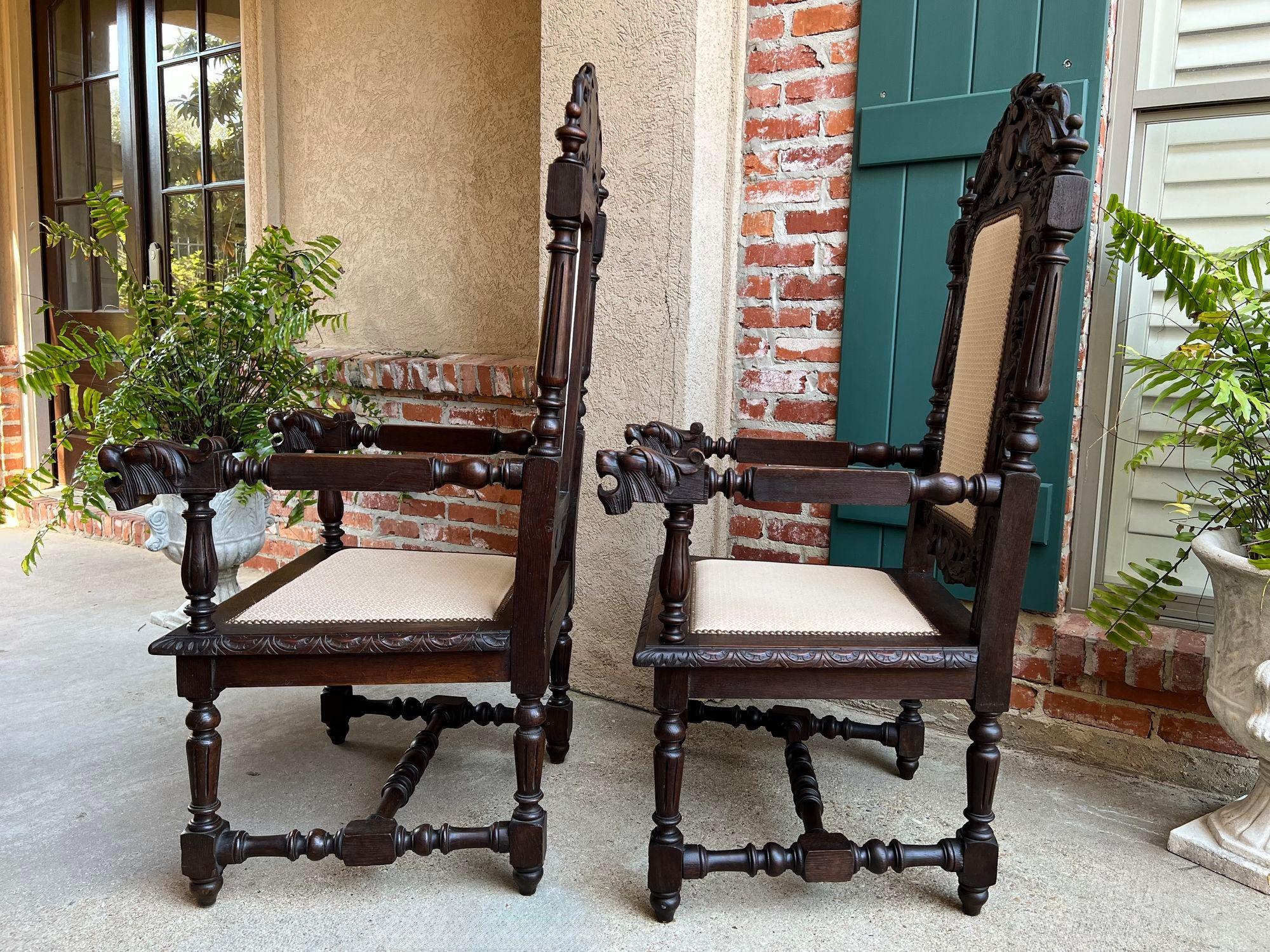 COPPIA Antique French Arm Chair Dining Renaissance Carved Oak Bird Black Forest in vendita 3