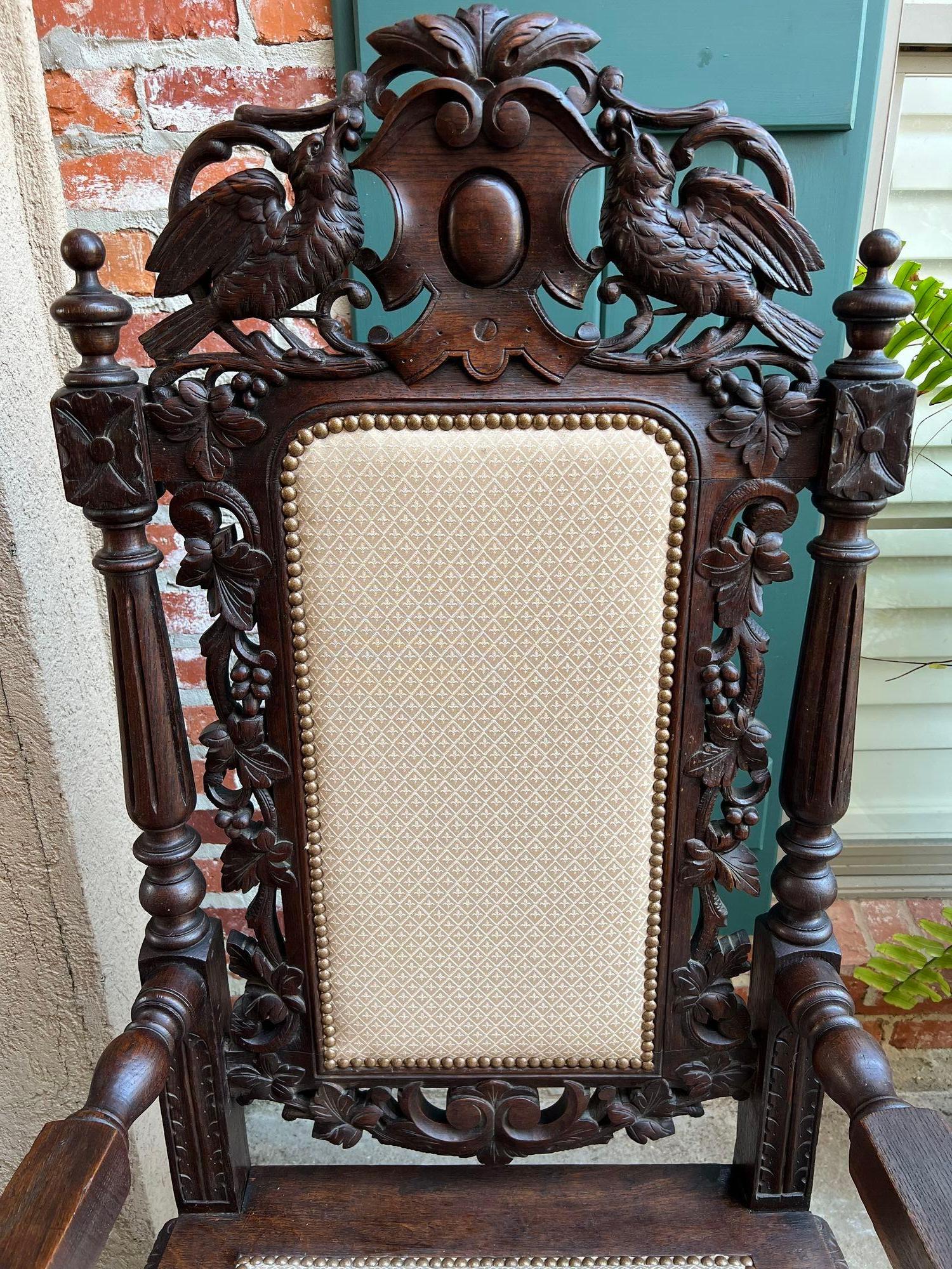 COPPIA Antique French Arm Chair Dining Renaissance Carved Oak Bird Black Forest in vendita 8
