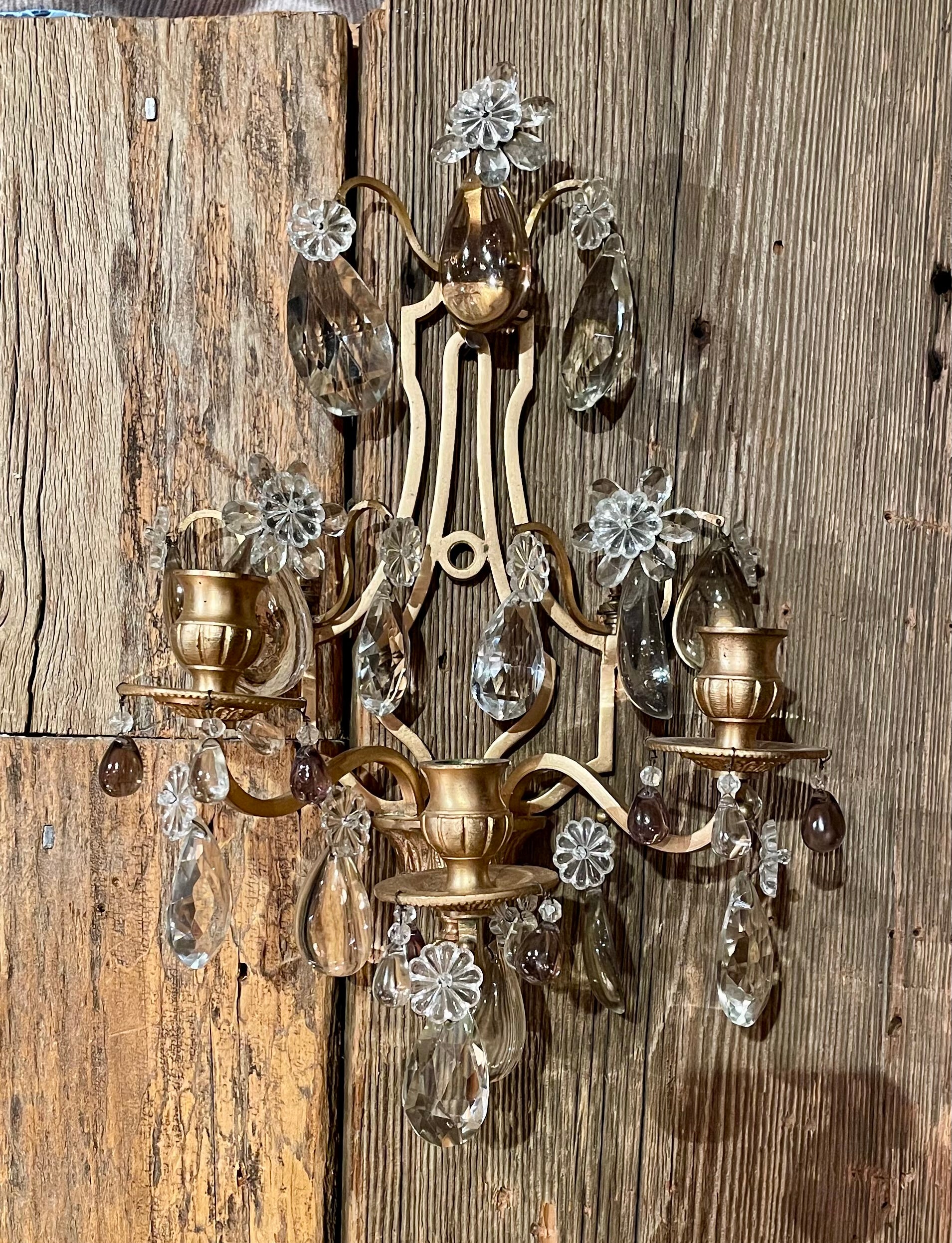 Pair Antique French Baccarat Crystal & Bronze Wall Sconces, Circa 1880. In Good Condition For Sale In New Orleans, LA