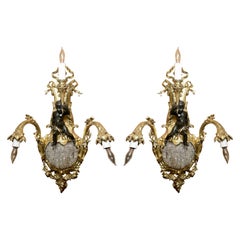 Coppia di scensori antichi francesi Belle Époque in bronzo dorato e cristallo tagliato, anni '70 circa