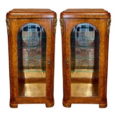 Paire de vitrines anciennes françaises en bois de bruyère, vers les années 1920.