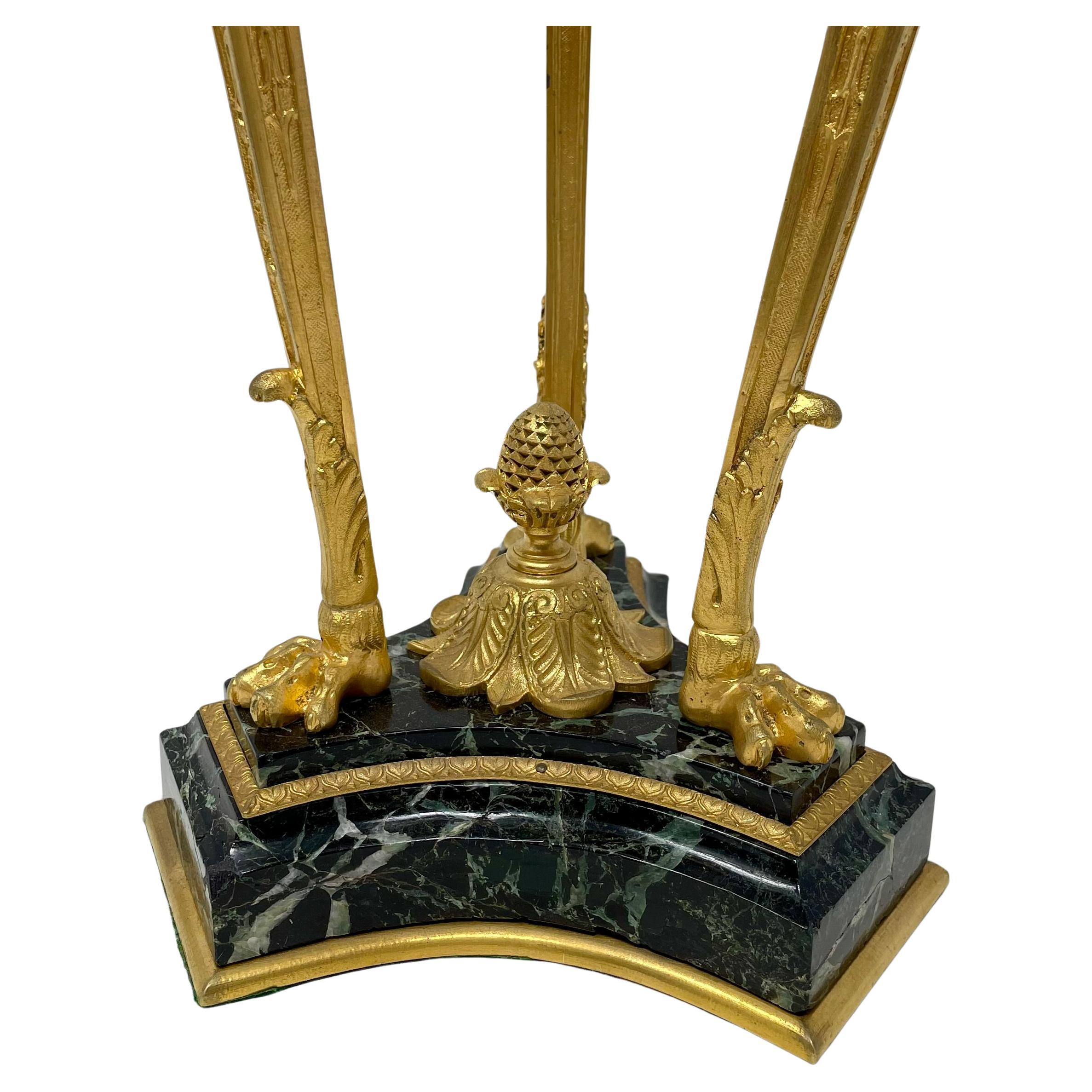 Bronze Paire de coupes françaises anciennes en cristal montées sur des socles en marbre, vers 1890 en vente