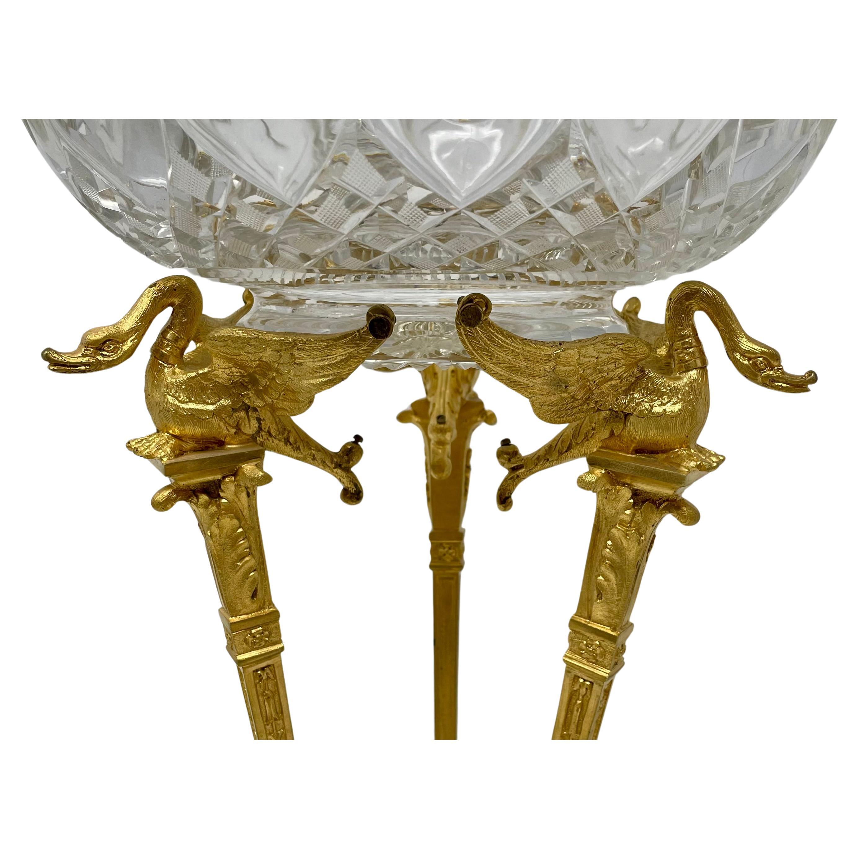 Paire de coupes françaises anciennes en cristal montées sur des socles en marbre, vers 1890 en vente 3