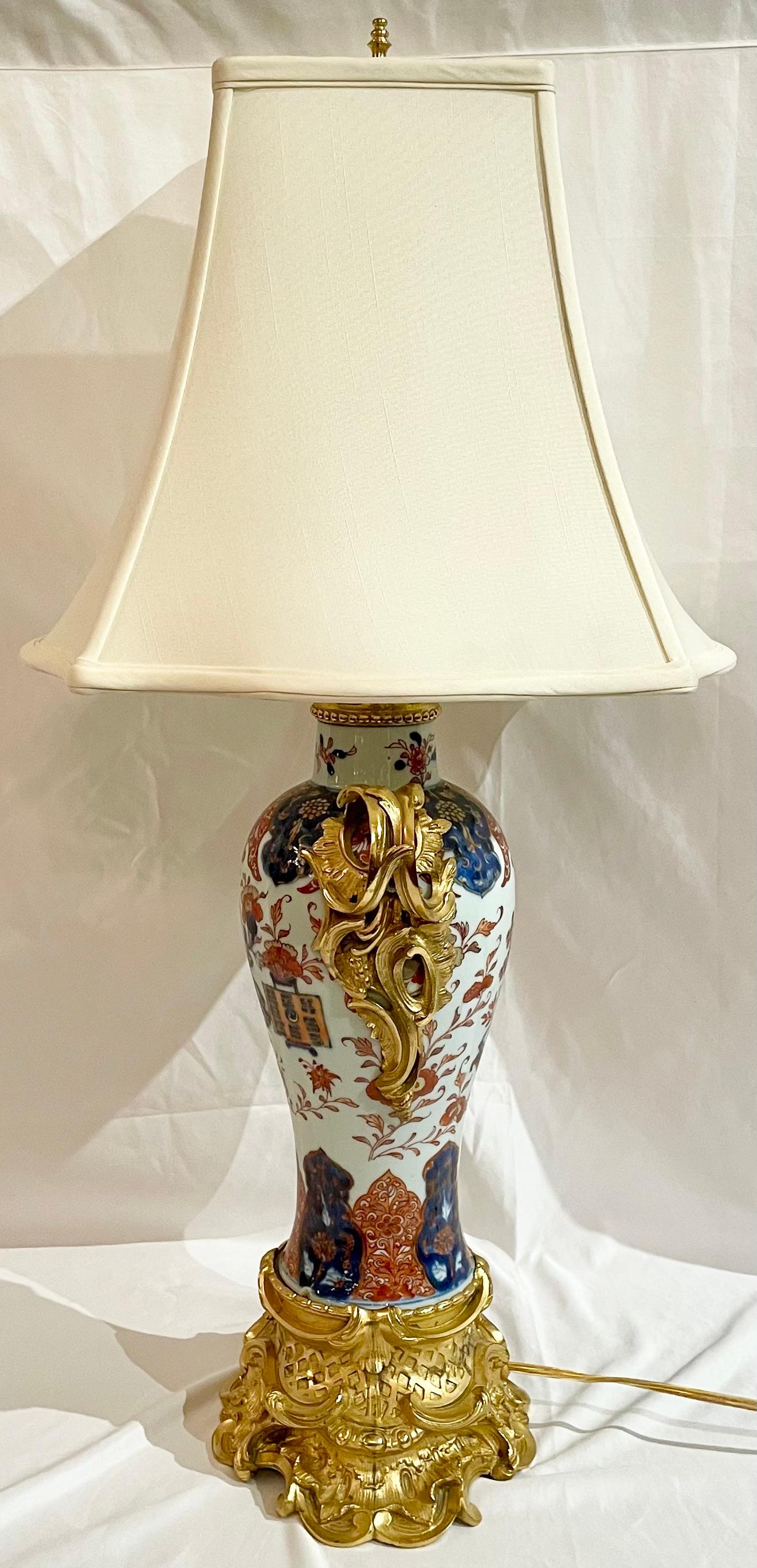 Pareja de Lámparas Francesas Antiguas de Bronce D'Oré Montadas en Imari Porcelain, Circa 1880. en venta 1