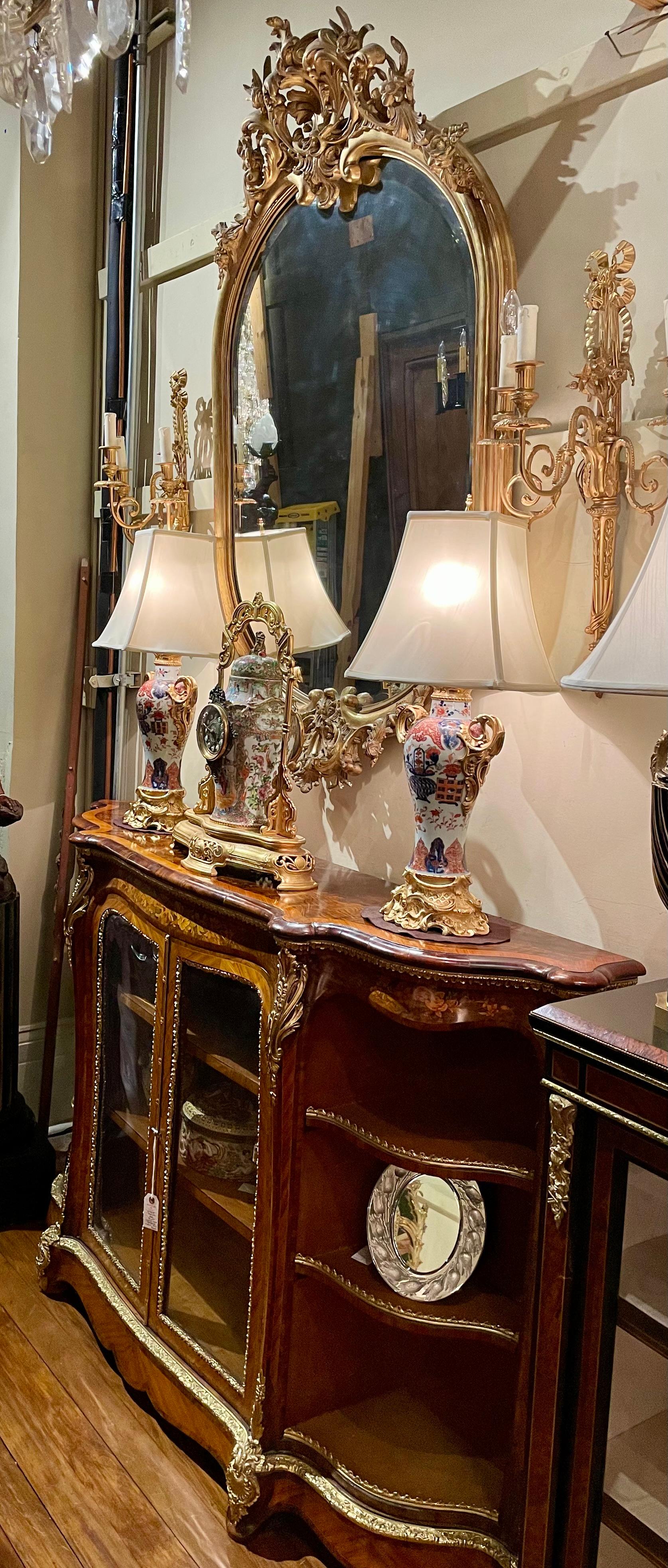 Pareja de Lámparas Francesas Antiguas de Bronce D'Oré Montadas en Imari Porcelain, Circa 1880. en venta 4