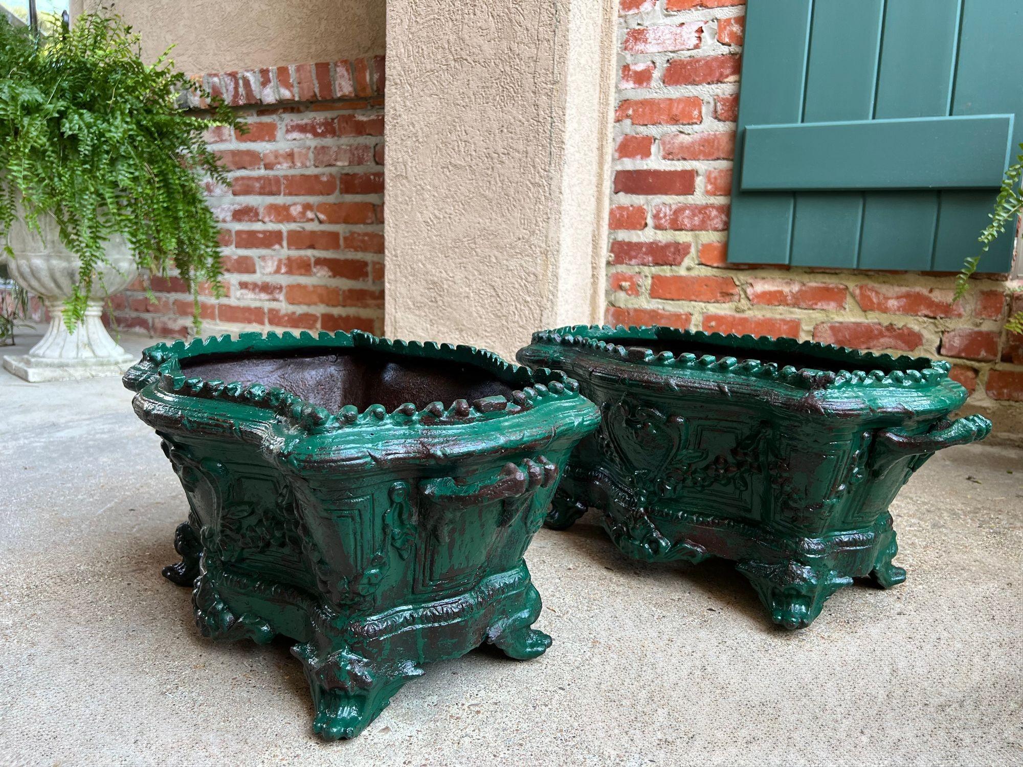 PAAR Antique French Gusseisen Jardiniere großen Fuß Cache Topf Pflanzer c1880 im Angebot 8