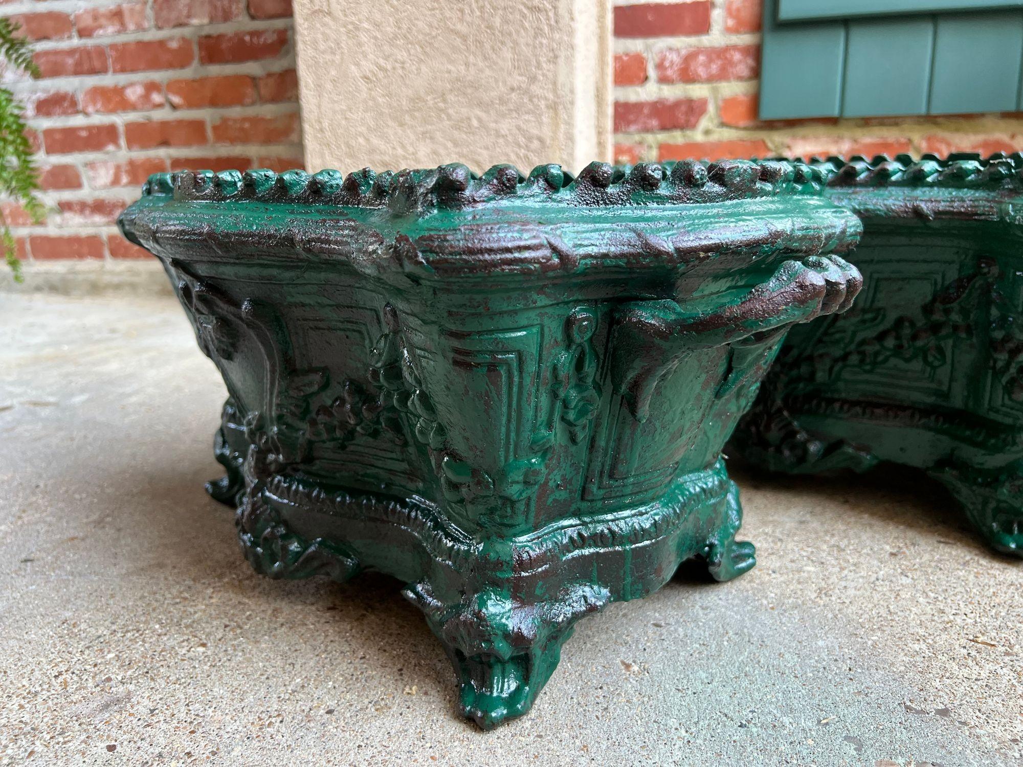 PAAR Antique French Gusseisen Jardiniere großen Fuß Cache Topf Pflanzer c1880 im Angebot 9