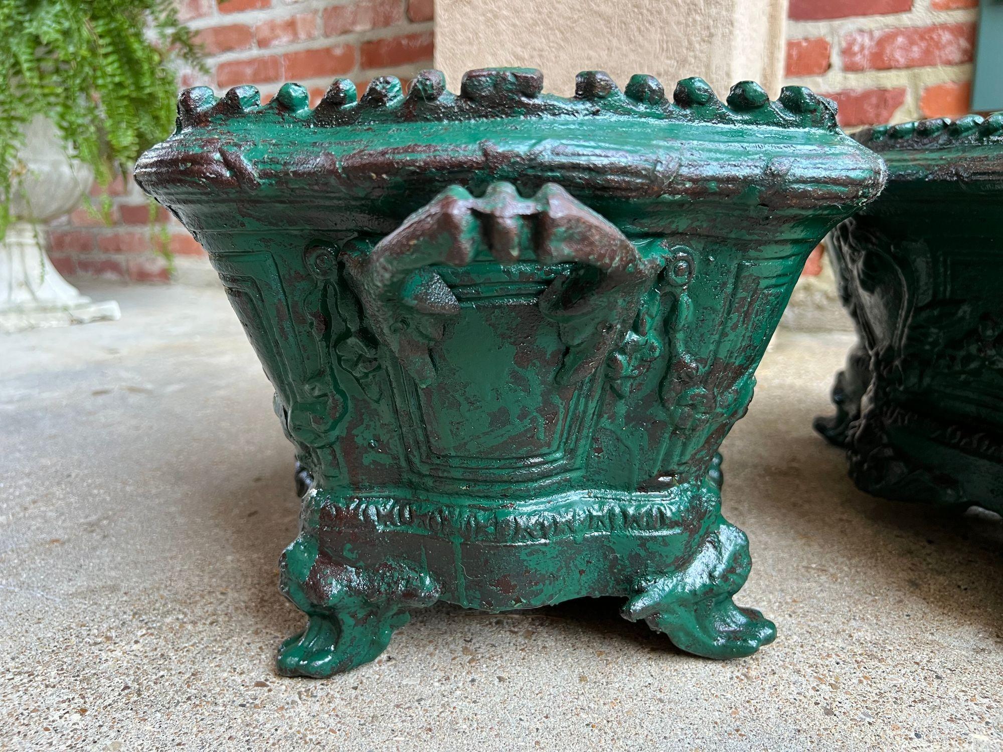 PAAR Antique French Gusseisen Jardiniere großen Fuß Cache Topf Pflanzer c1880 im Angebot 10