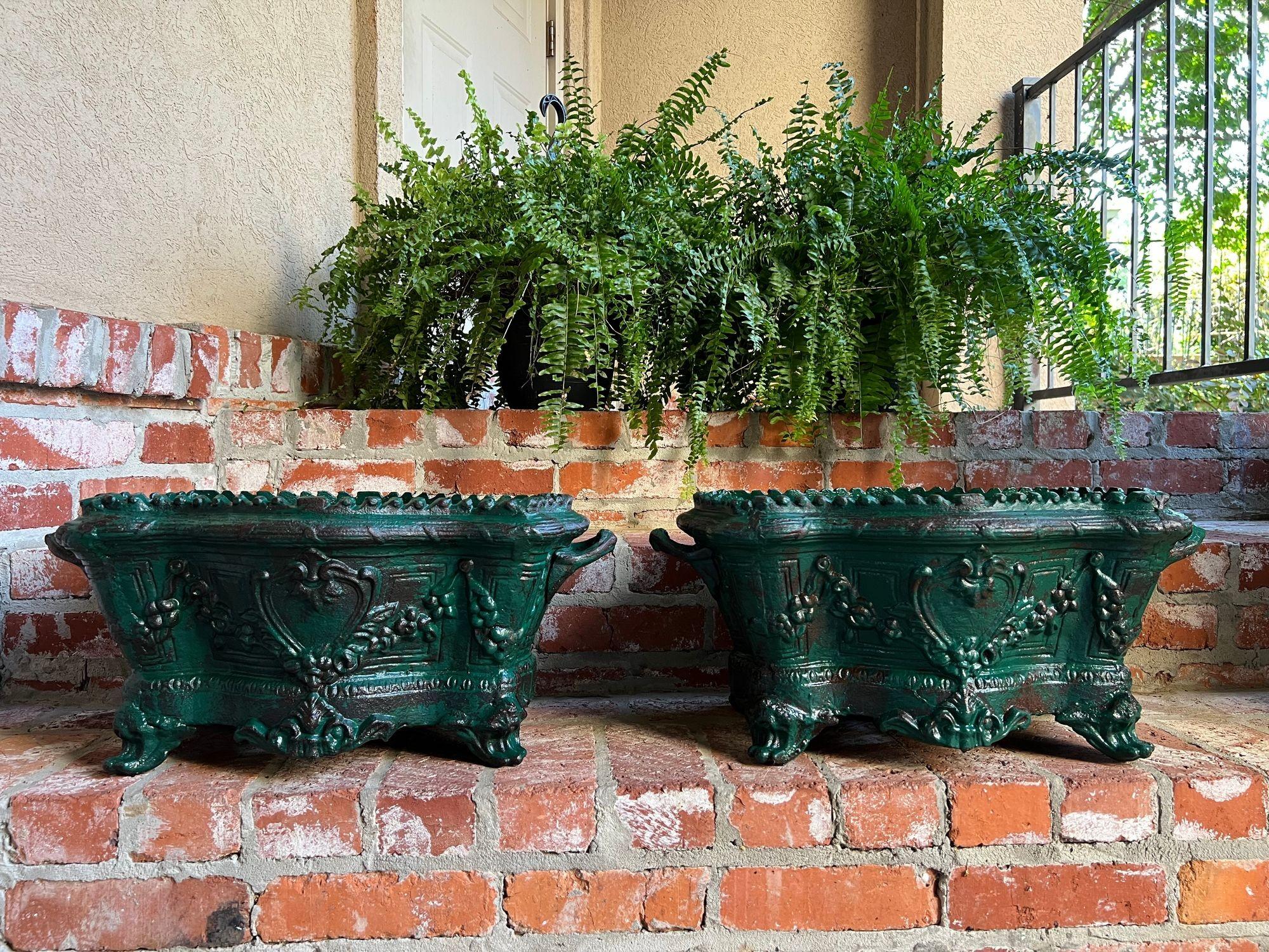 PAAR Antique French Gusseisen Jardiniere großen Fuß Cache Topf Pflanzer c1880 im Angebot 12