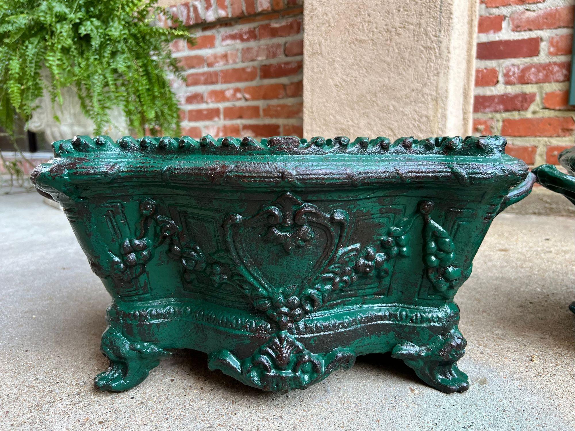 PAAR Antique French Gusseisen Jardiniere großen Fuß Cache Topf Pflanzer c1880 (19. Jahrhundert) im Angebot