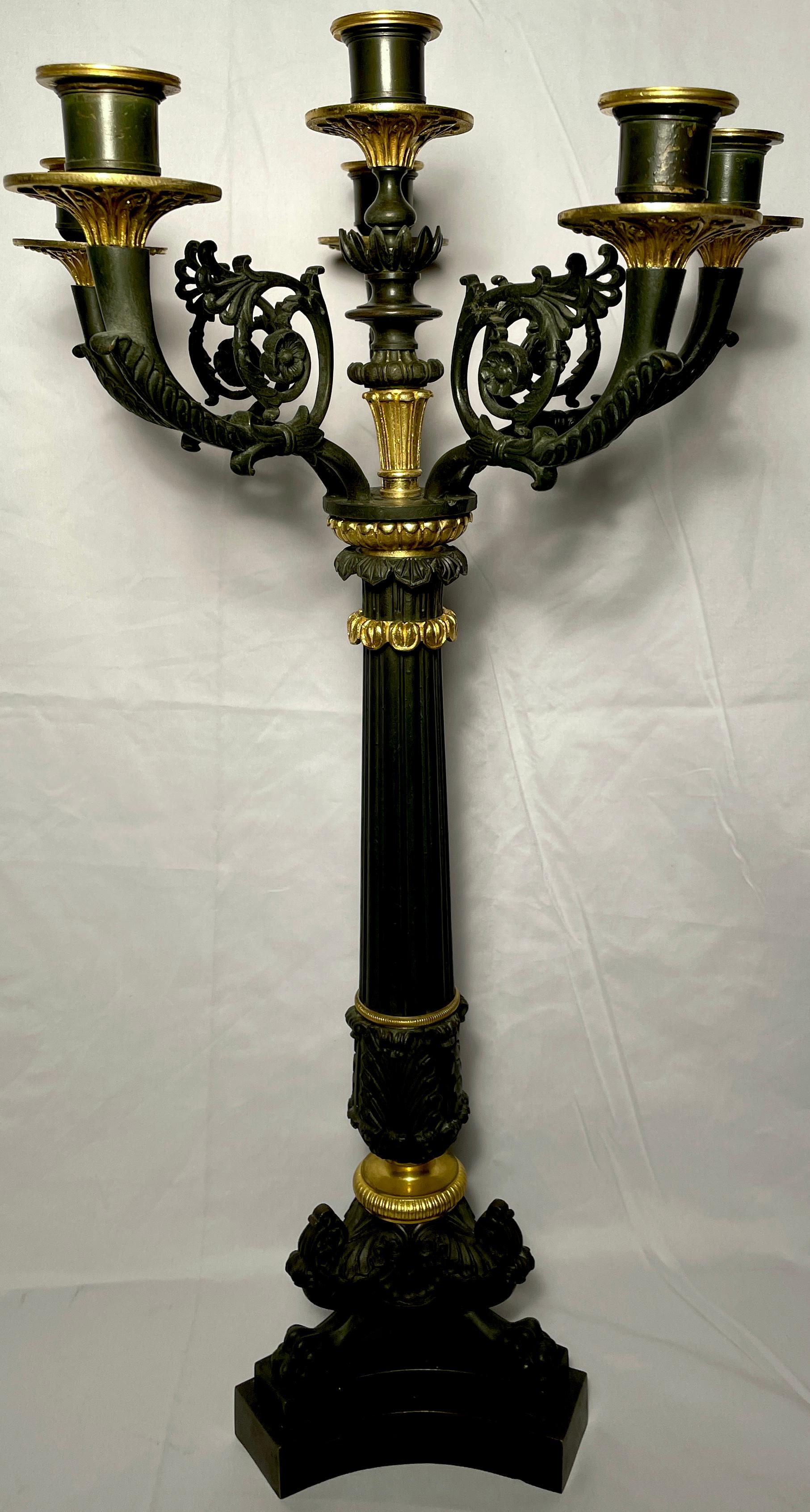 Paire de candélabres anciens en bronze doré et bronze patiné Charles X, Circa 1880.
