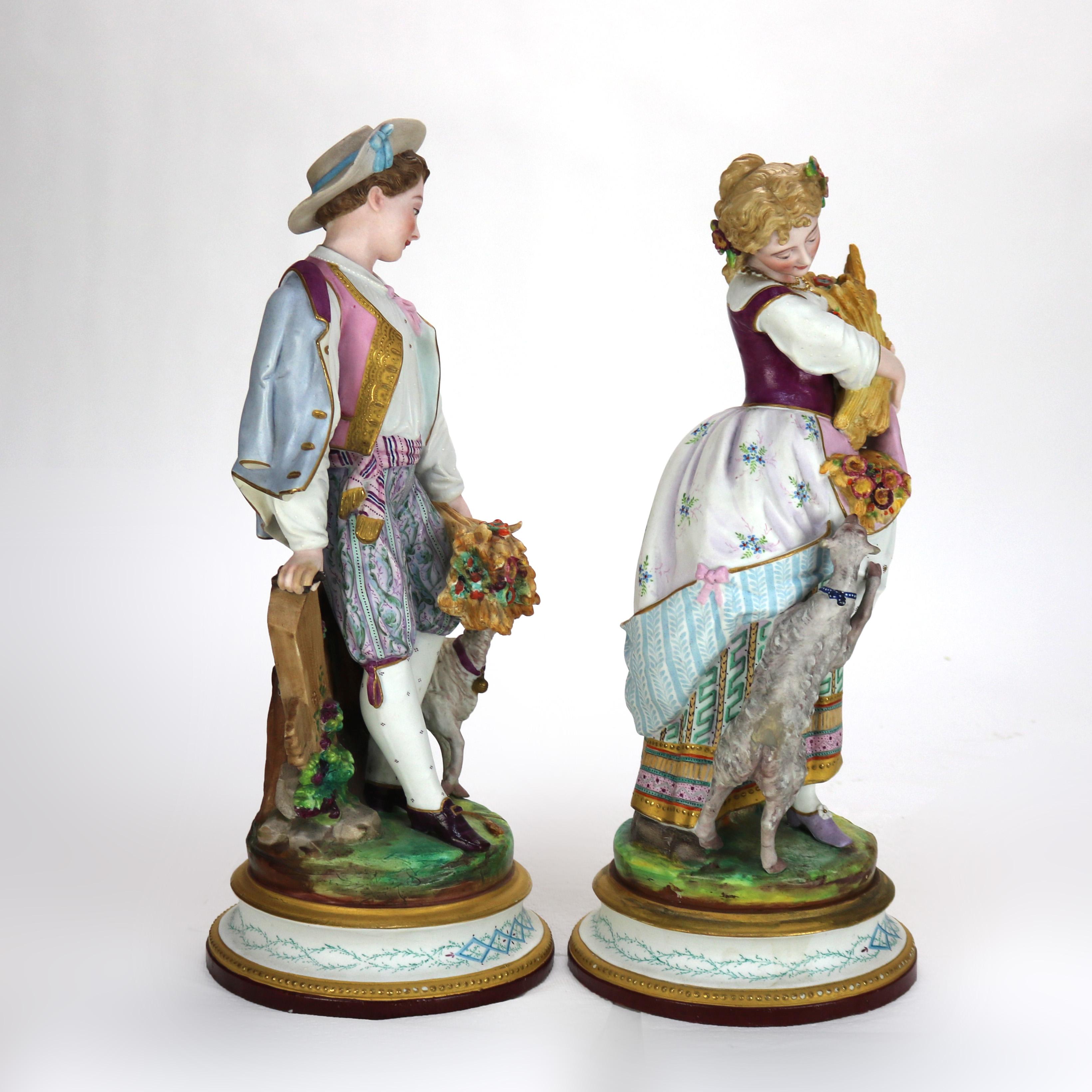 Par de Figuras Antiguas Francesas de Bisque de Porcelana Policromada de la Escuela de Chelsea C1880 5