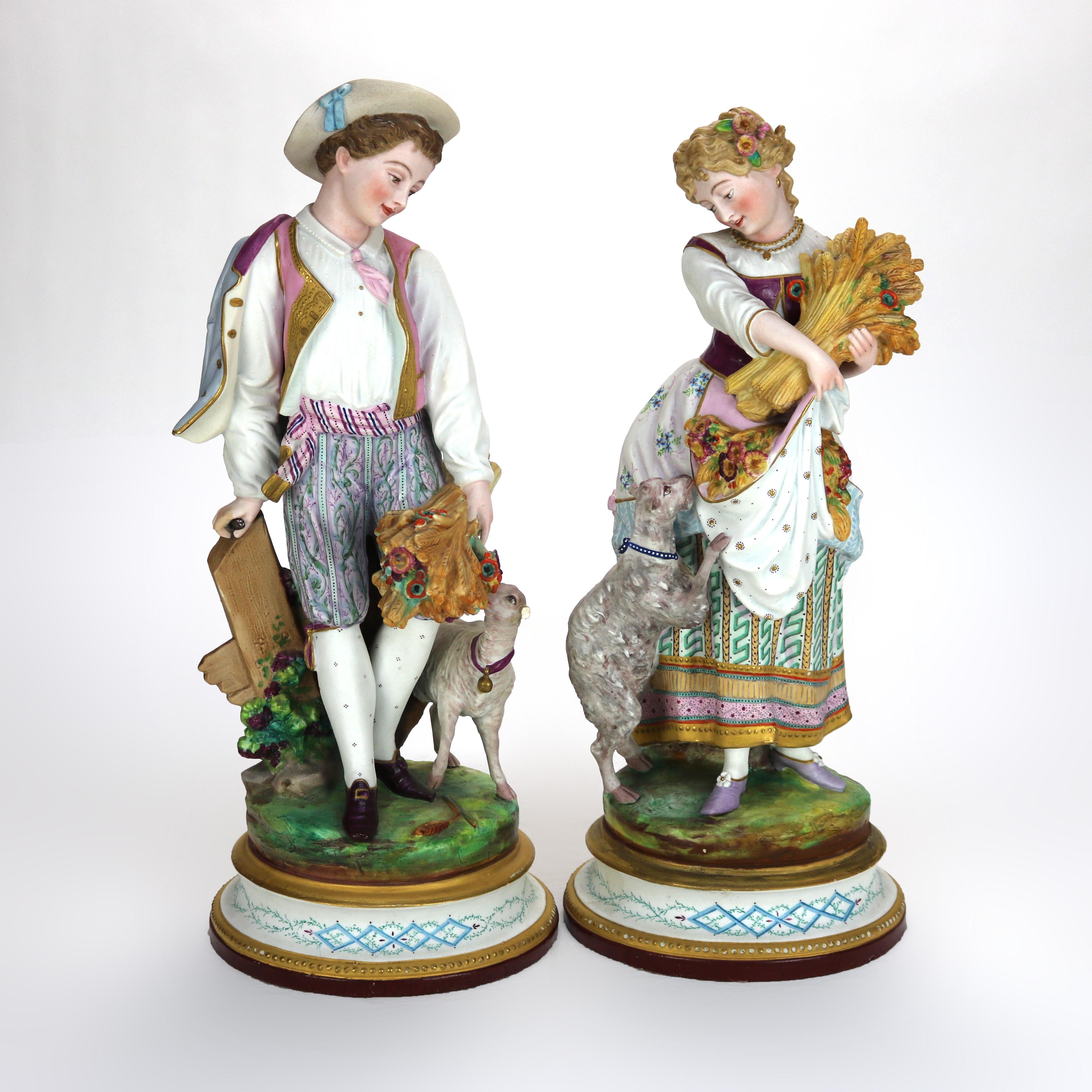 Par de Figuras Antiguas Francesas de Bisque de Porcelana Policromada de la Escuela de Chelsea C1880 2