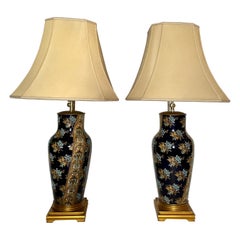 Paar antike französische Chinoiserie-Porzellanlampen, kobaltblau emailliert, um 1910