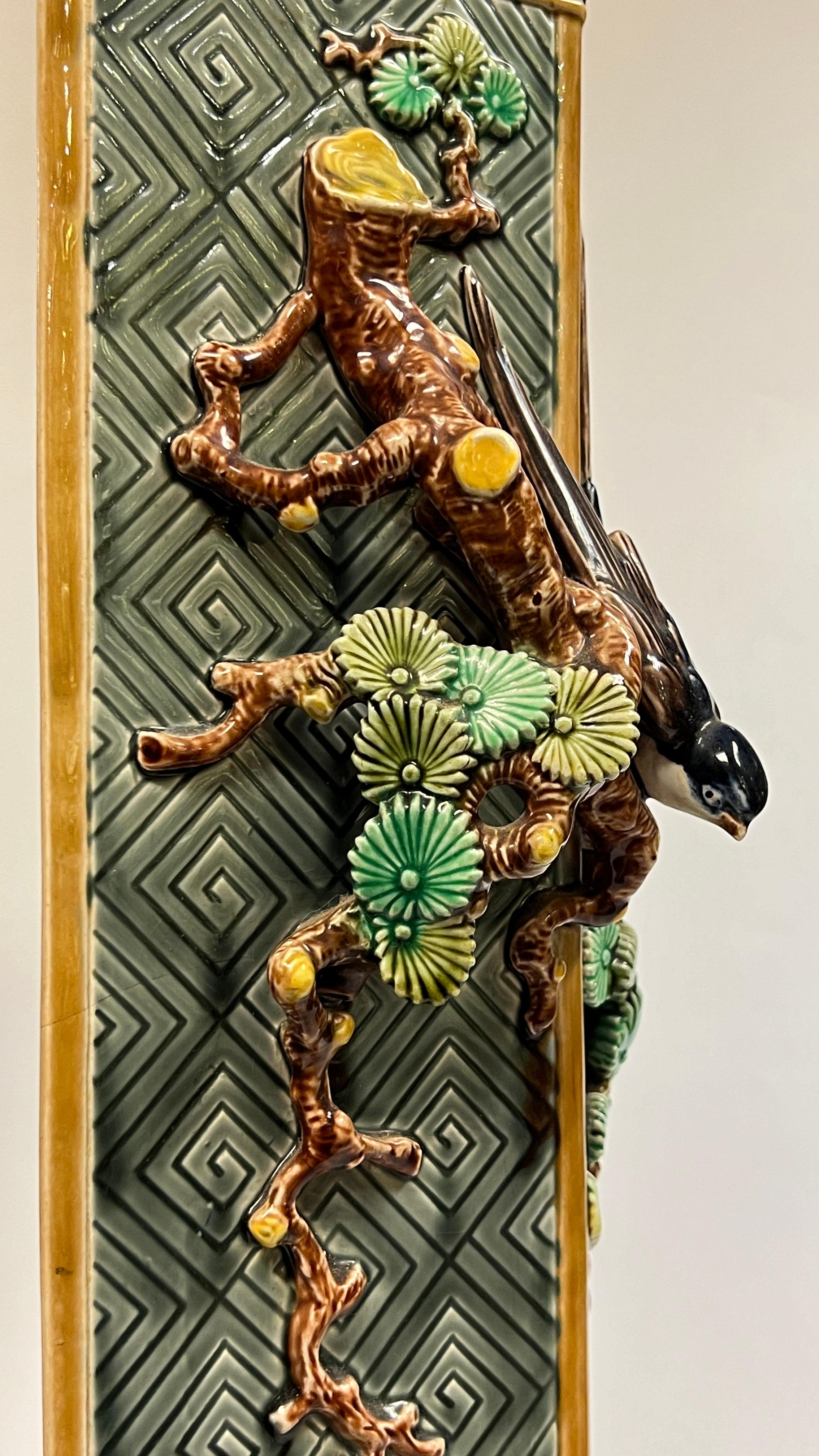 Coppia di lampade da tavolo in maiolica di Antique French Chinoiserie In condizioni buone in vendita a New York, NY