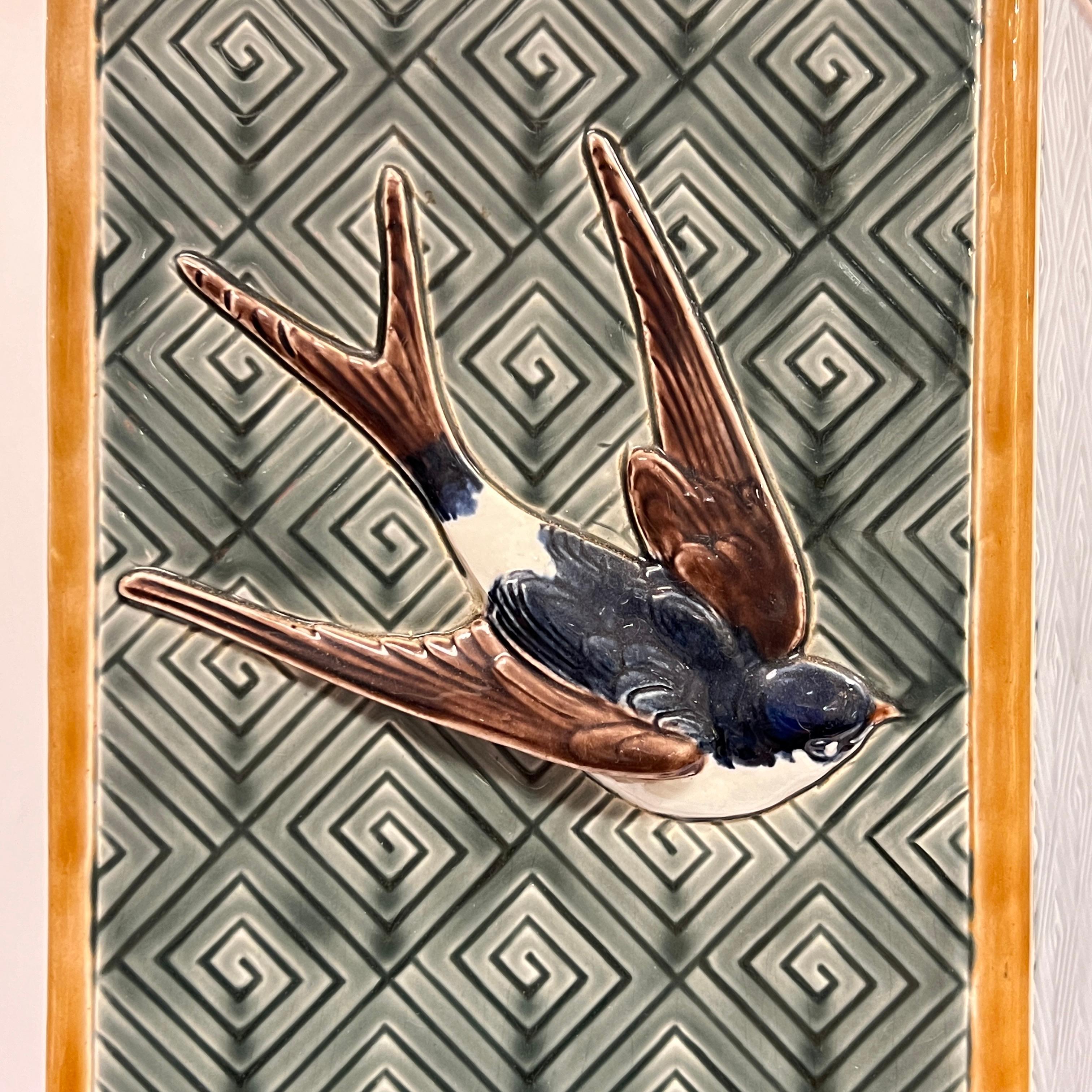 XX secolo Coppia di lampade da tavolo in maiolica di Antique French Chinoiserie in vendita