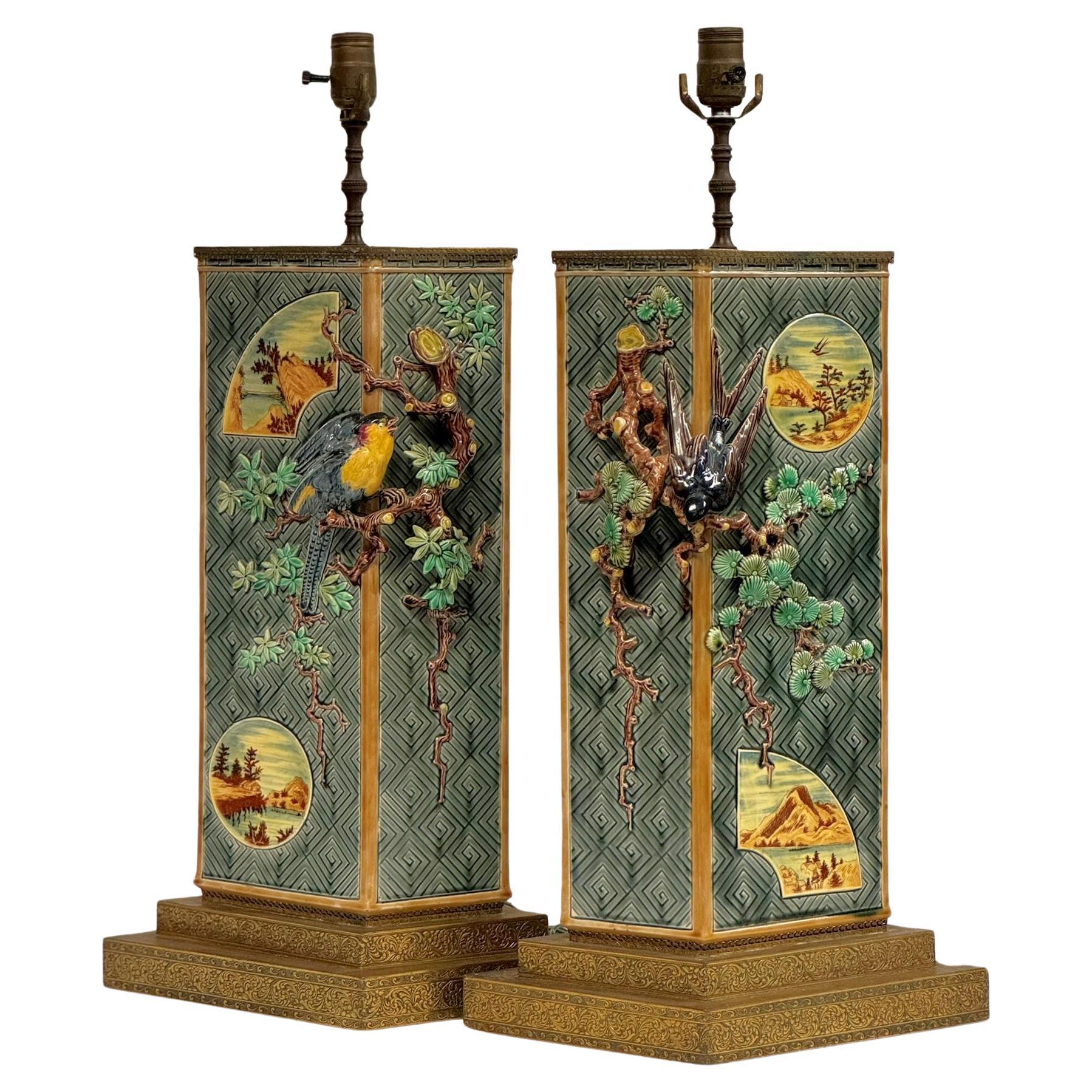 Coppia di lampade da tavolo in maiolica di Antique French Chinoiserie in vendita