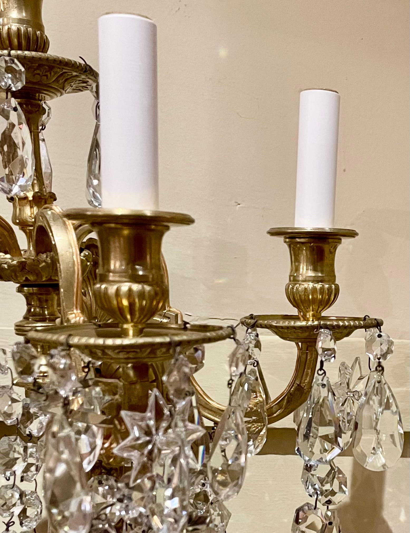 Paire d'appliques anciennes à 5 lumières en cristal taillé français et bronze doré, vers 1890. en vente 2