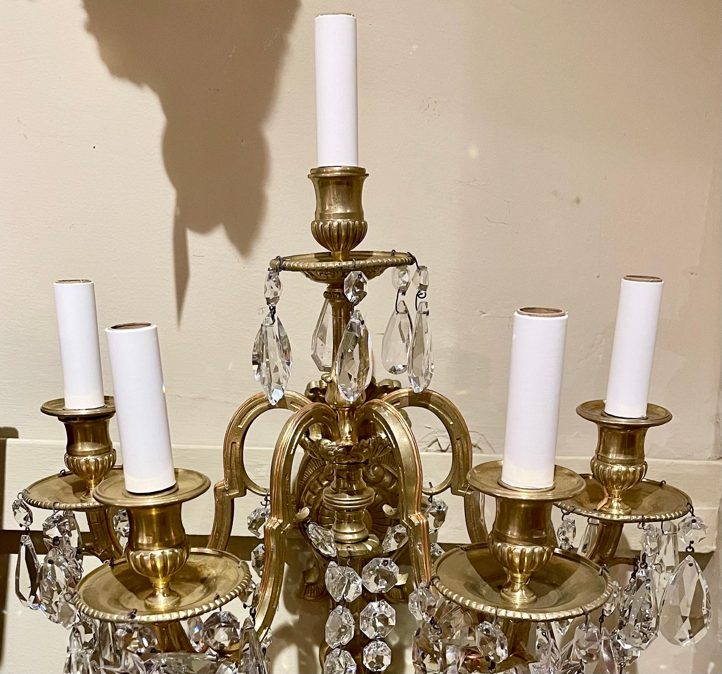 Paire d'appliques anciennes à 5 lumières en cristal taillé français et bronze doré, vers 1890. en vente 3