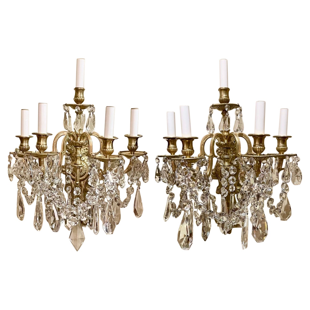 Paar Antique French Cut Crystal und Gold Bronze 5-Light Sconces, CIRCA 1890's.