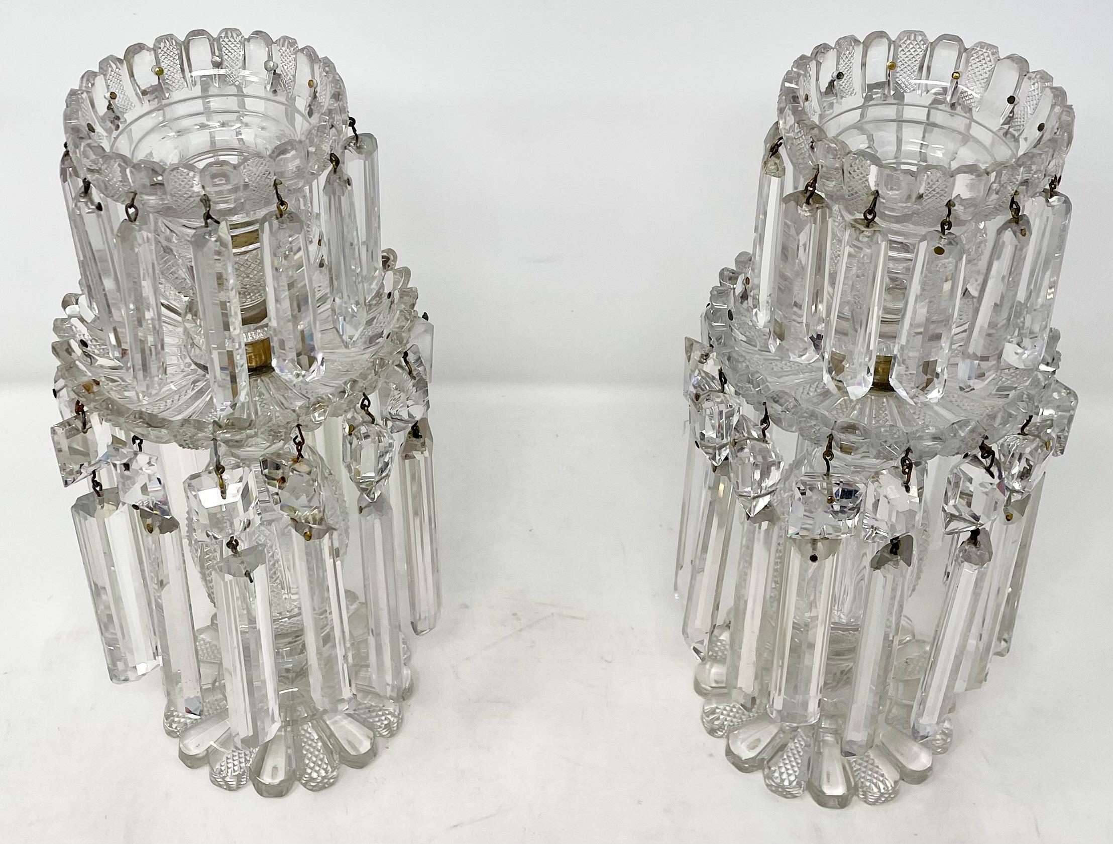 Paire de chandeliers anciens en cristal taillé français avec prismes suspendus datant d'environ 1875-1895 Bon état - En vente à New Orleans, LA