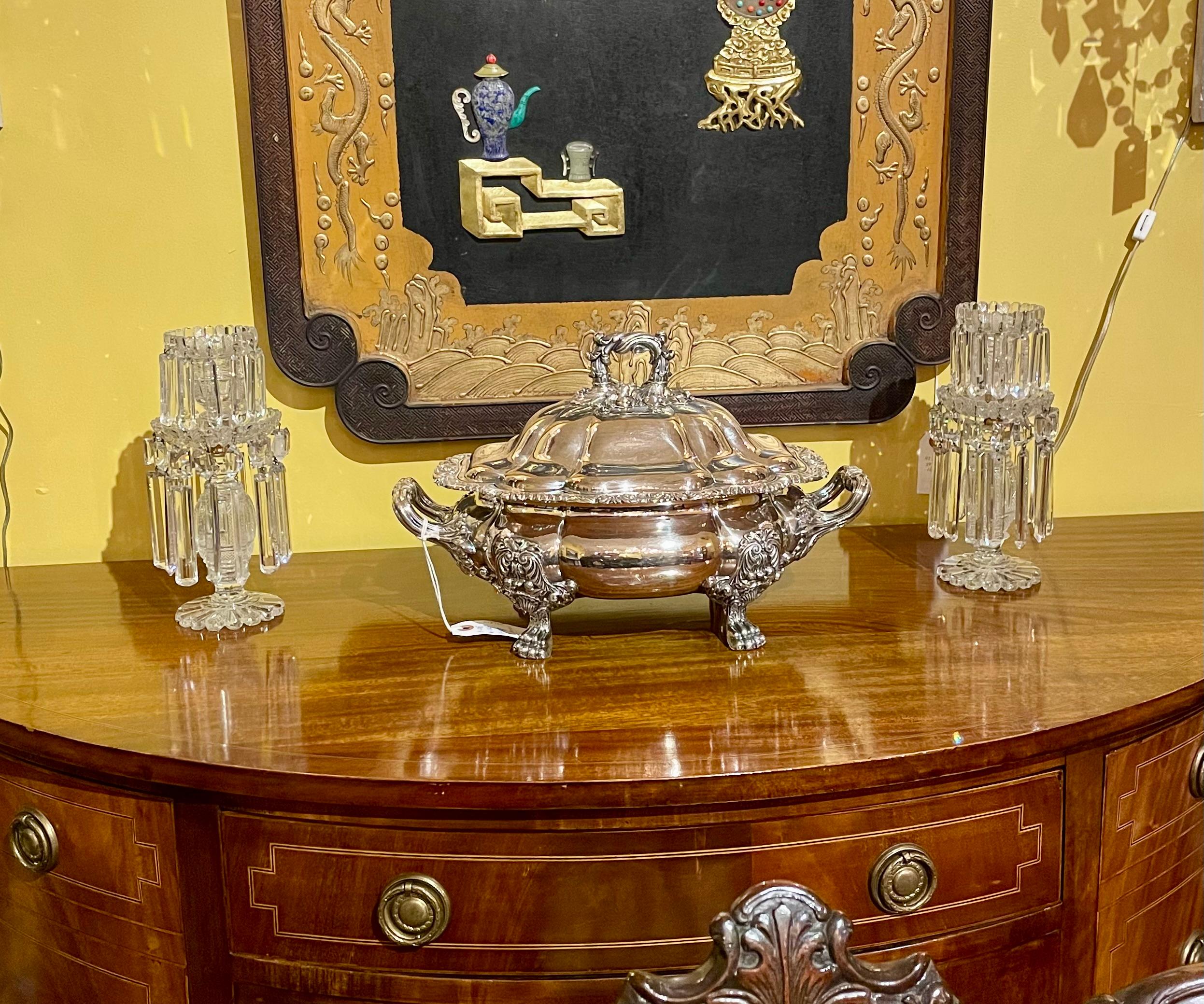 Paire de chandeliers anciens en cristal taillé français avec prismes suspendus datant d'environ 1875-1895 en vente 1