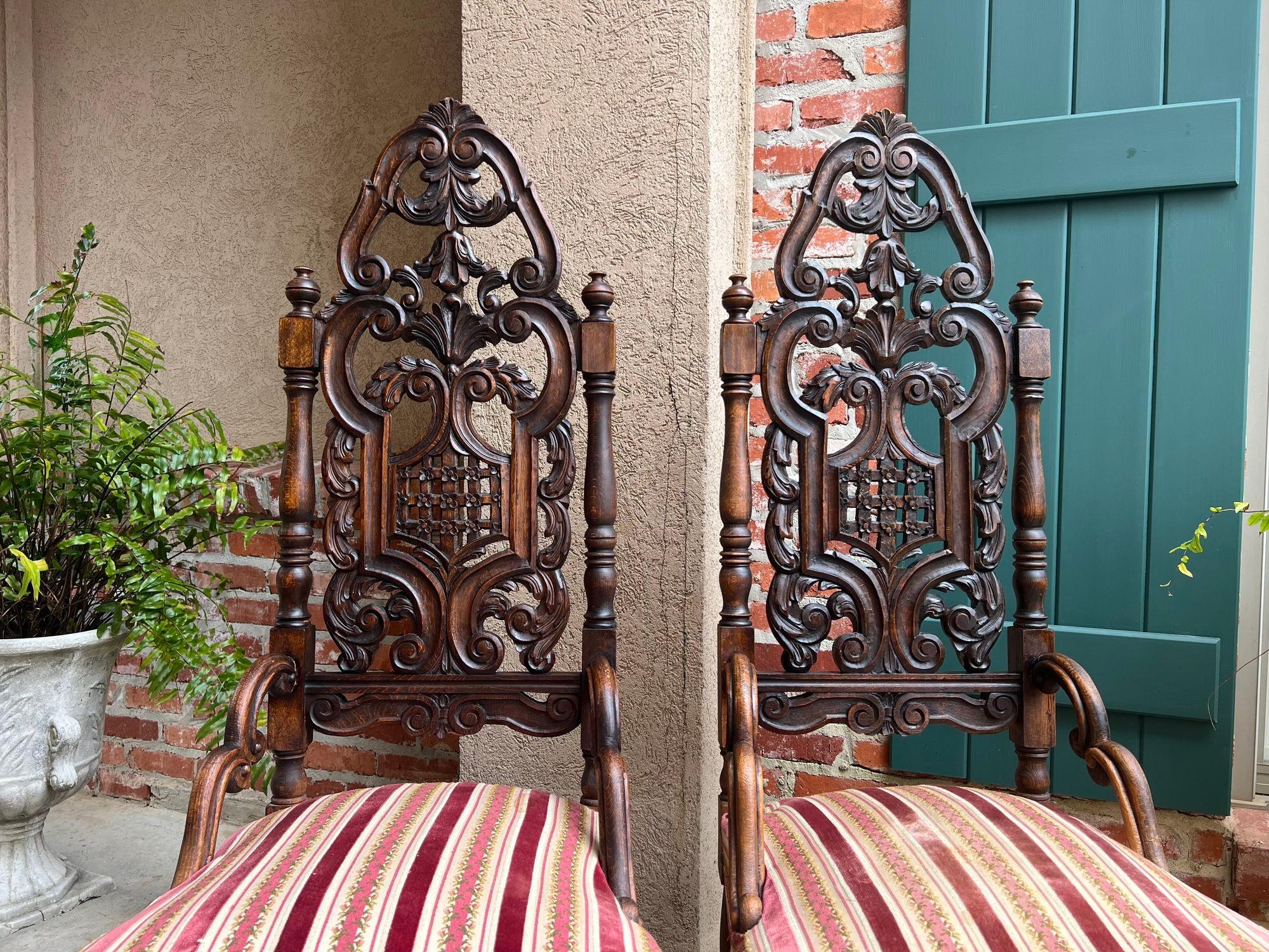 Francese COPPIA Sedie da pranzo francesi antiche Rinascimento aperte intagliate Oak SET di 2 in vendita