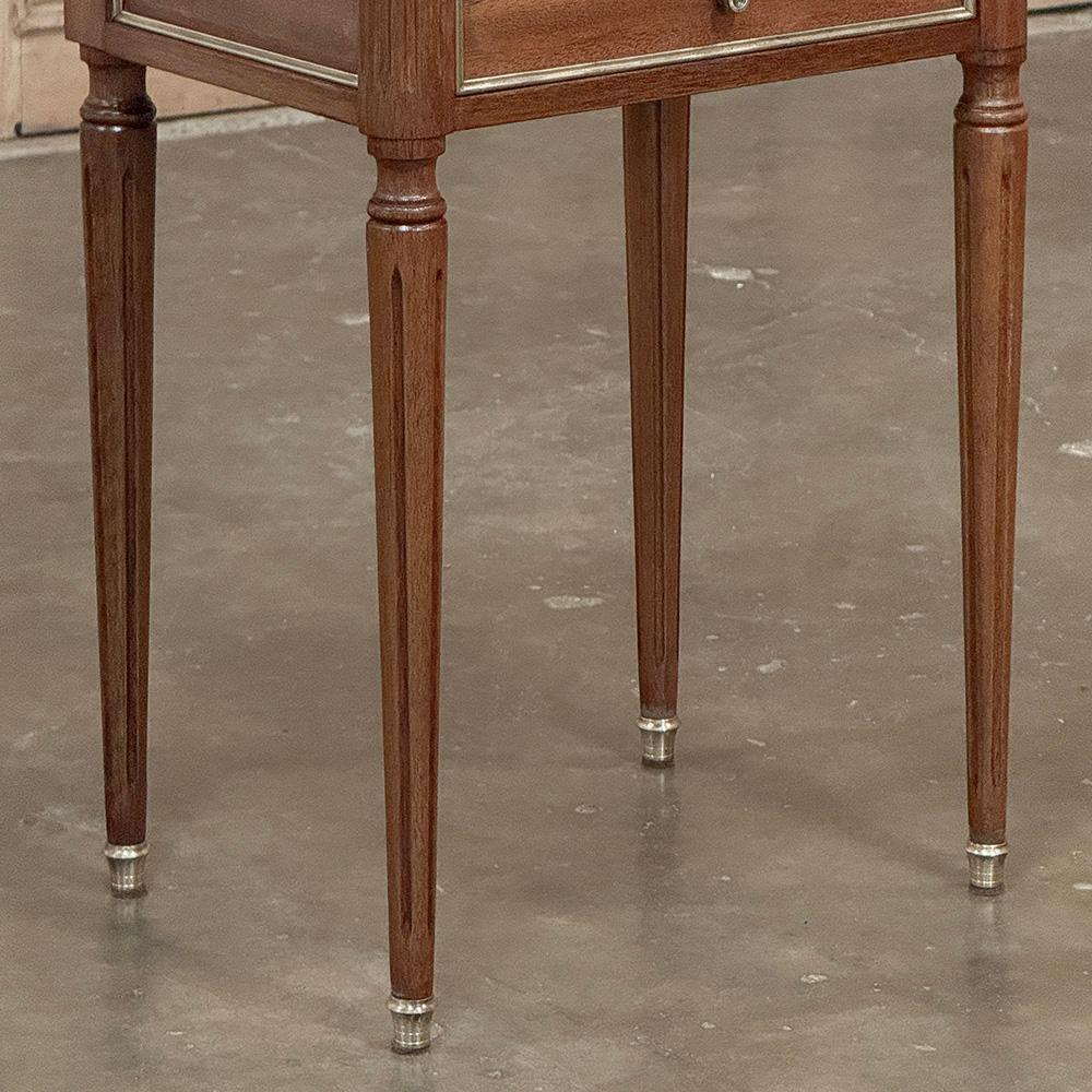 Coppia Antique French Directoire Tavolini in mogano con marmo di Carrara in vendita 2