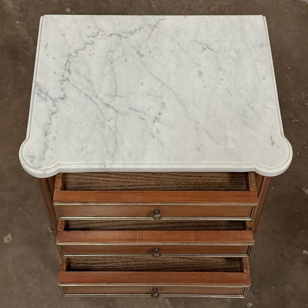 Coppia Antique French Directoire Tavolini in mogano con marmo di Carrara in vendita 8